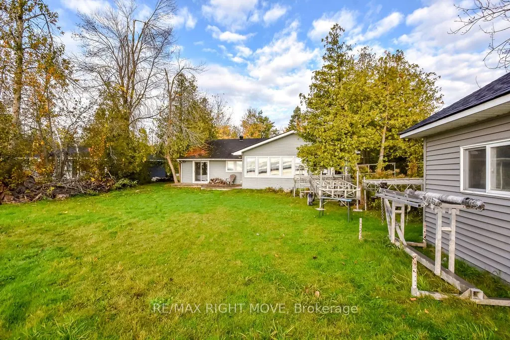 1467 Cunningham Crescent