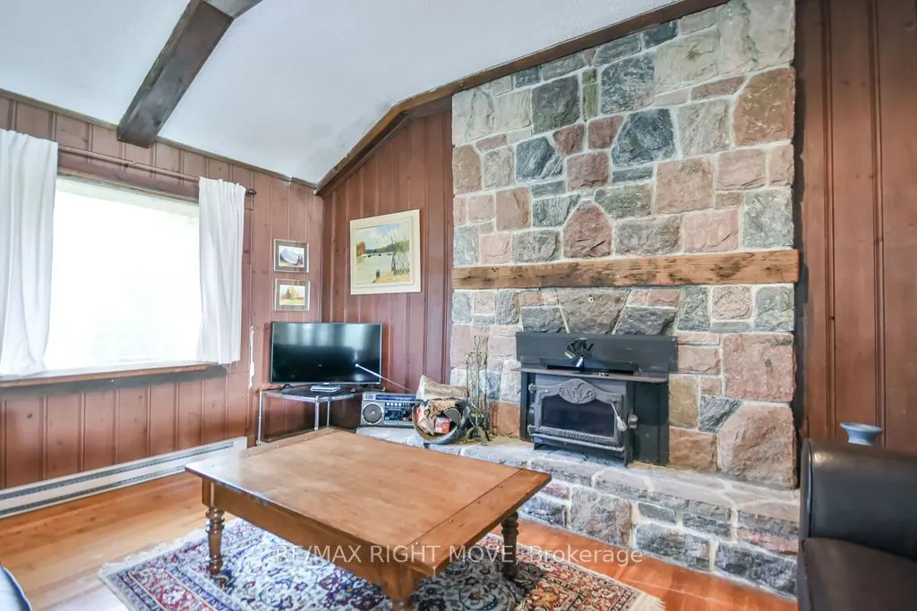 1467 Cunningham Crescent