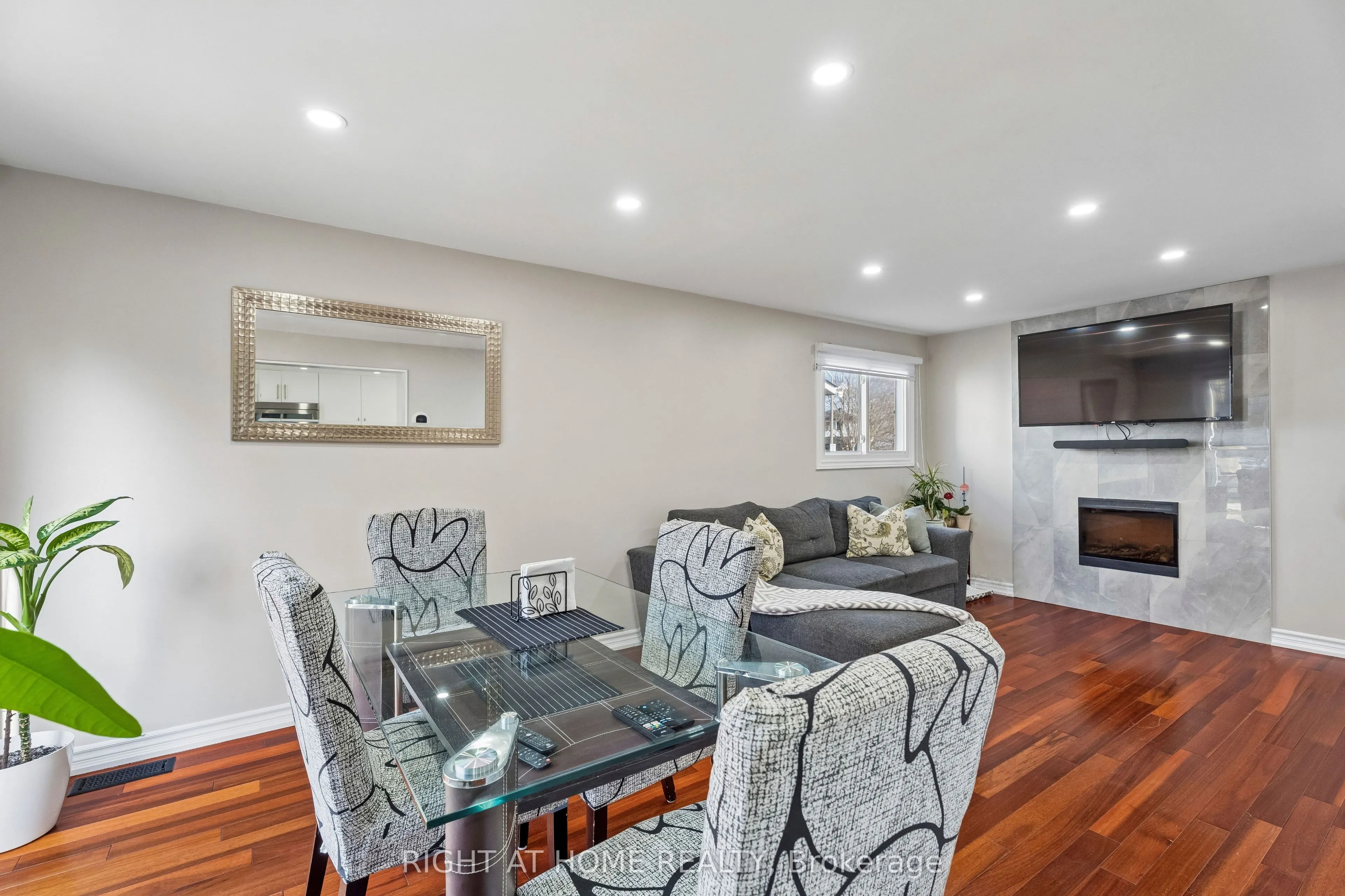 56 Hemingway Crescent
