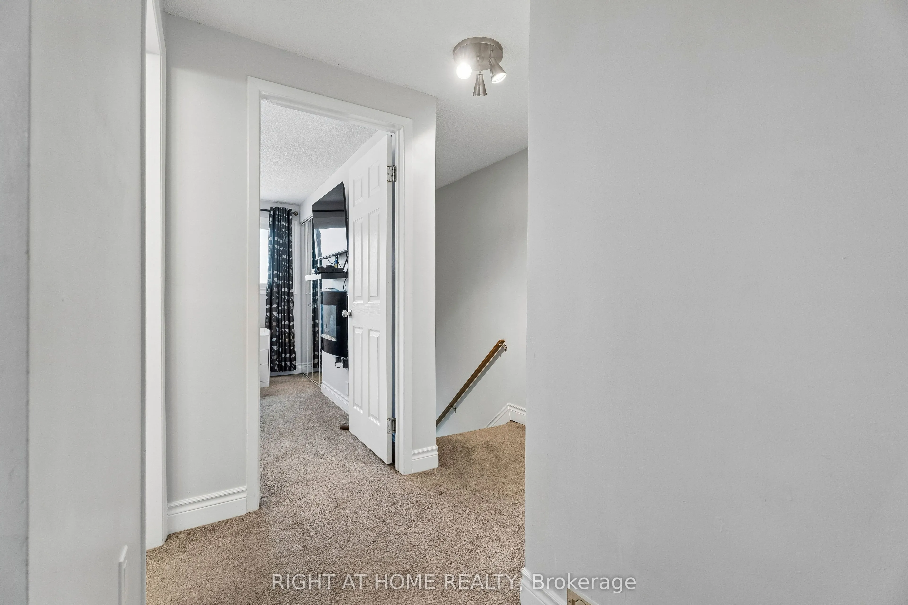 56 Hemingway Crescent