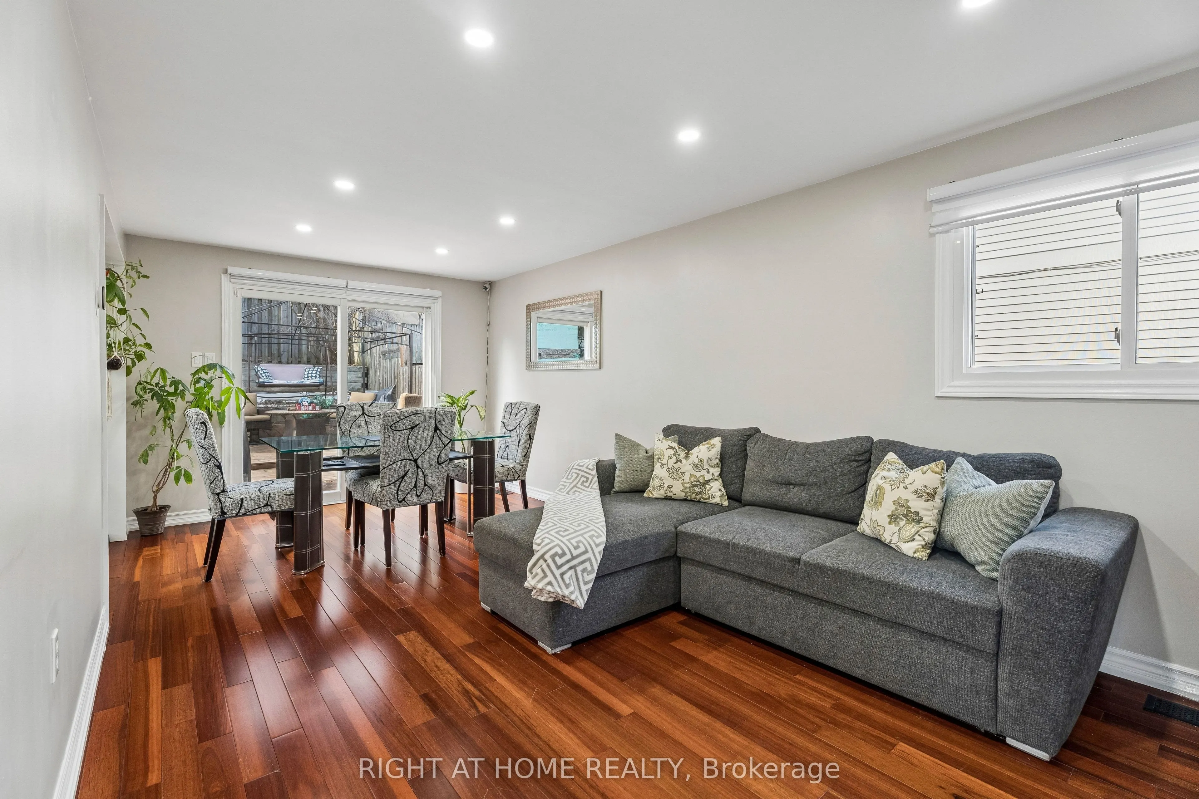 56 Hemingway Crescent