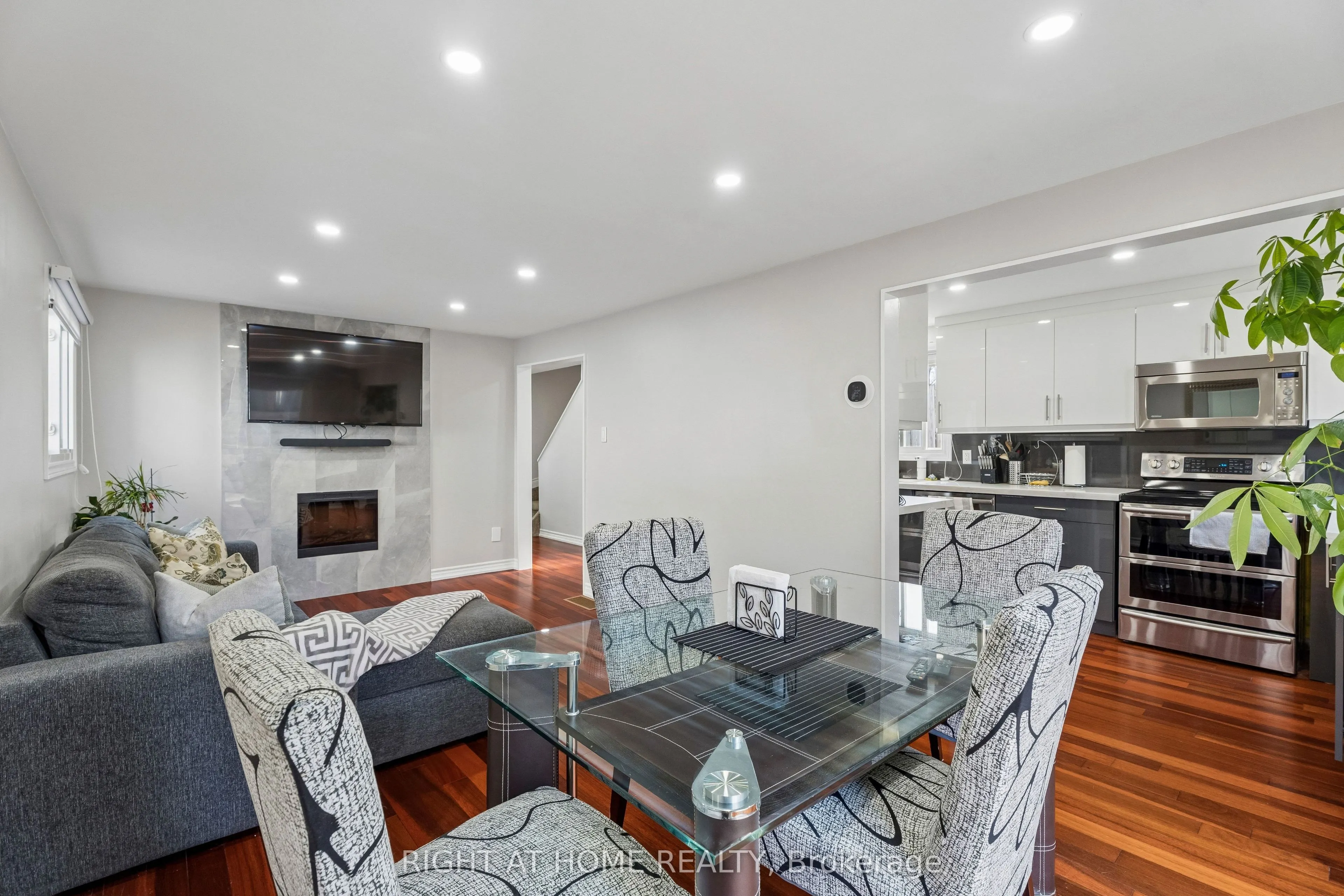 56 Hemingway Crescent