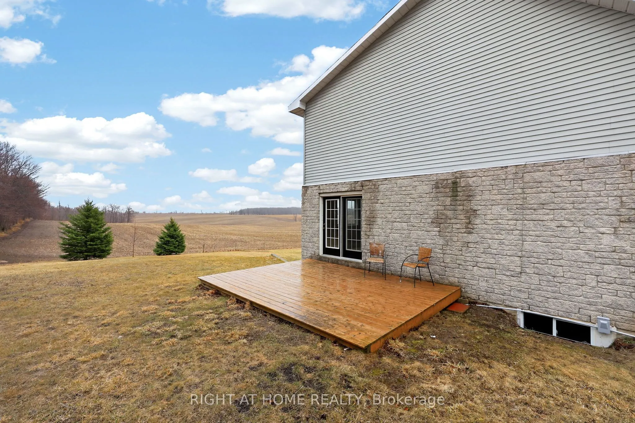 6435 12/13 Stayner Side Road