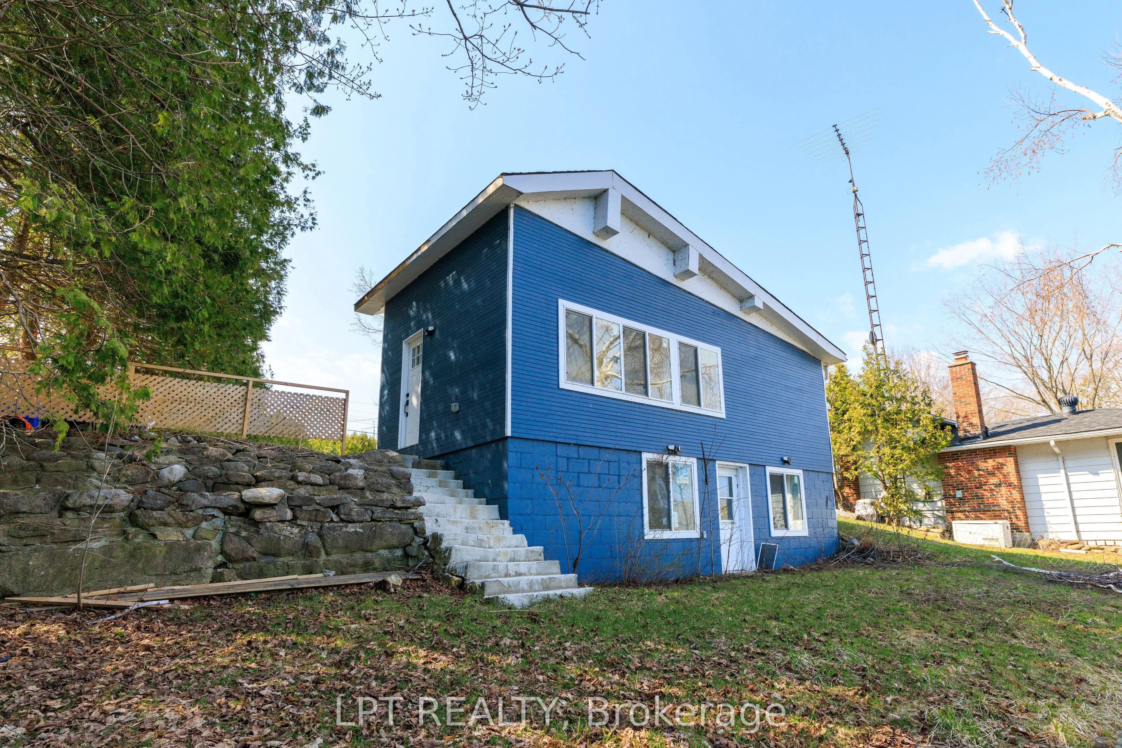 47 Moon Point Drive
