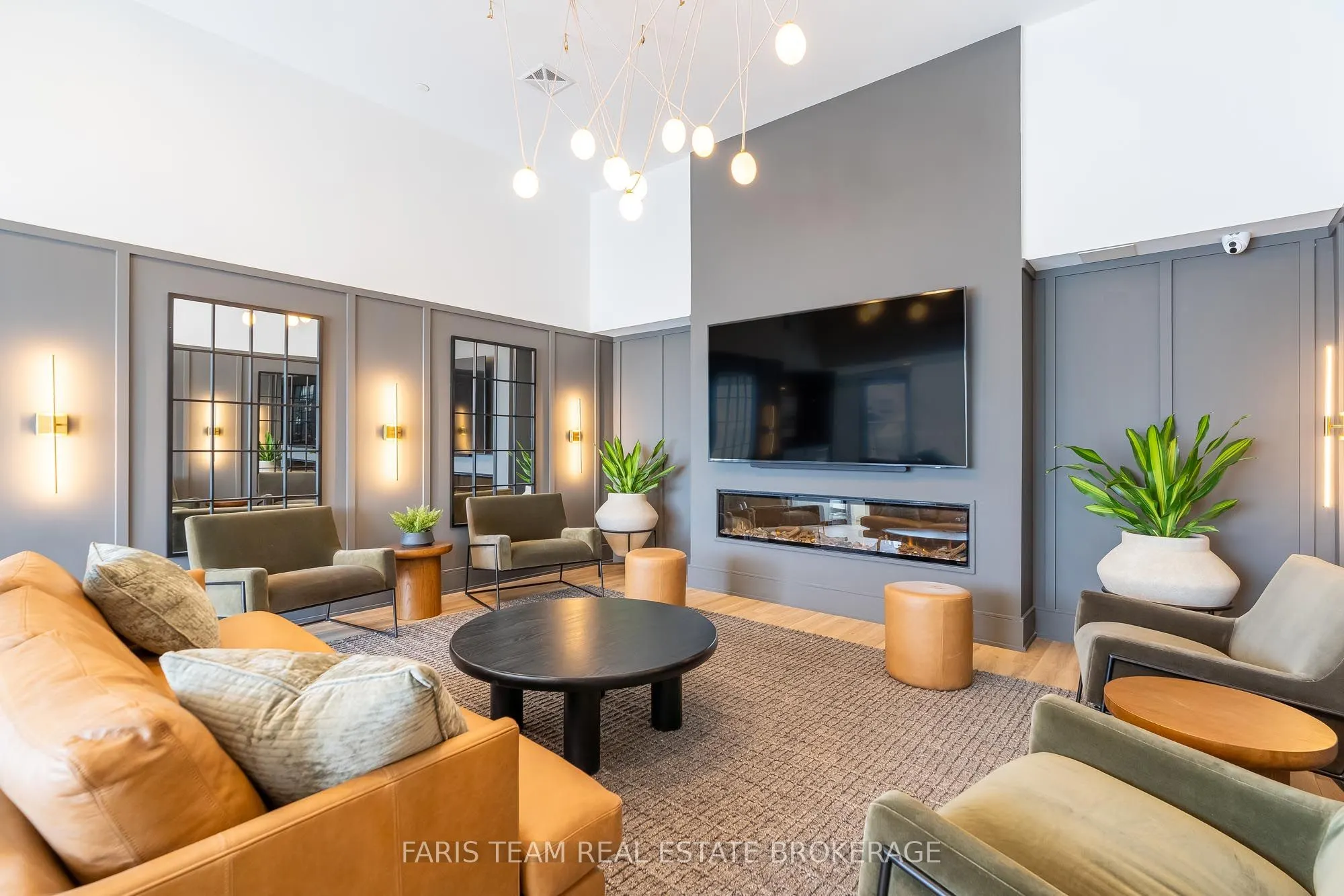 31 Huron Street #209
