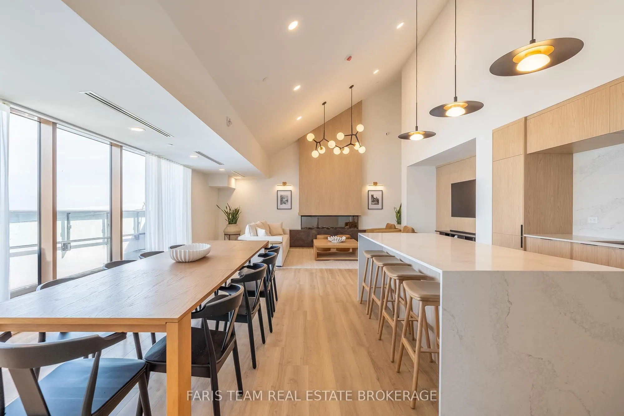 31 Huron Street #209