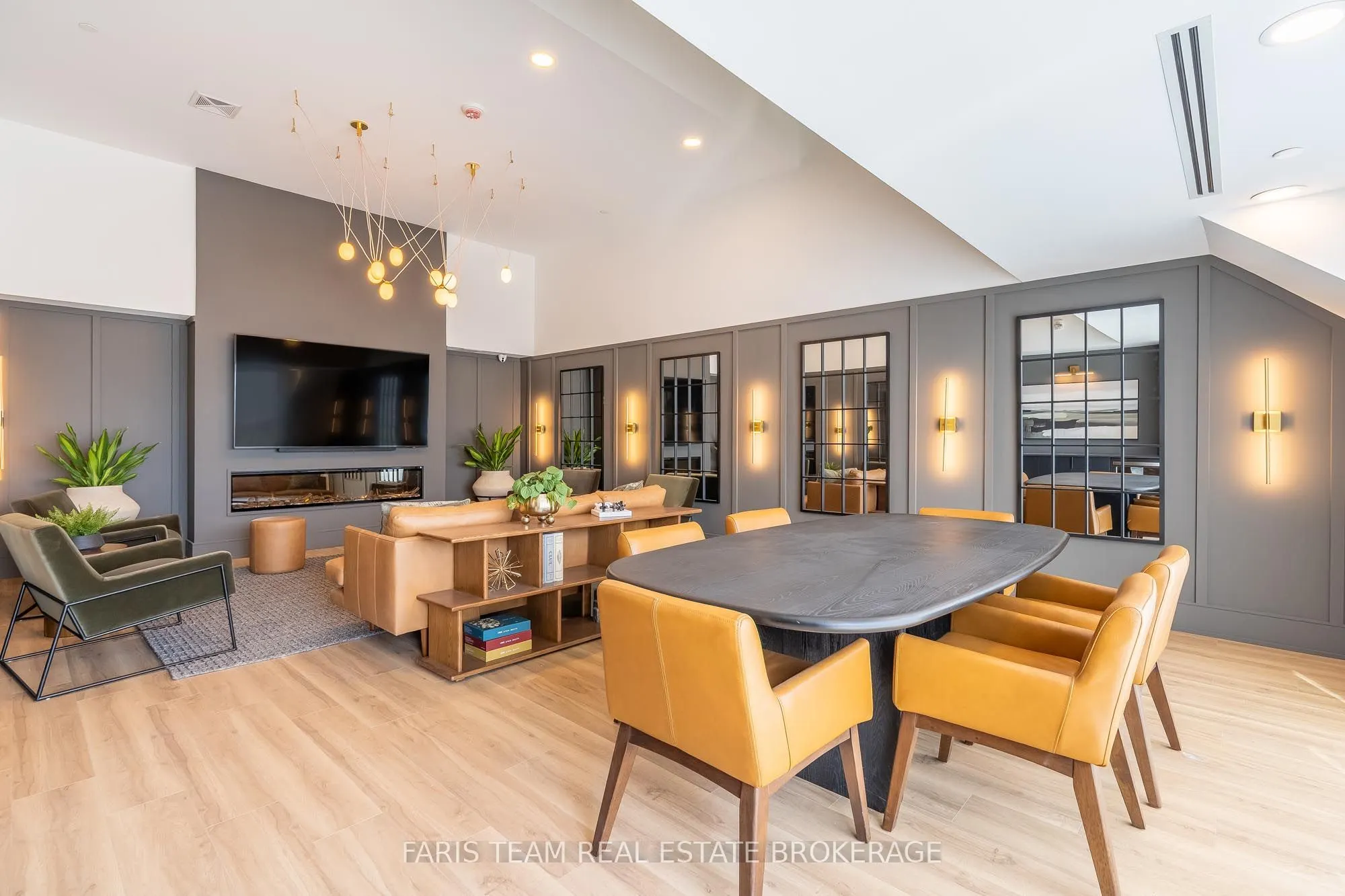 31 Huron Street #209