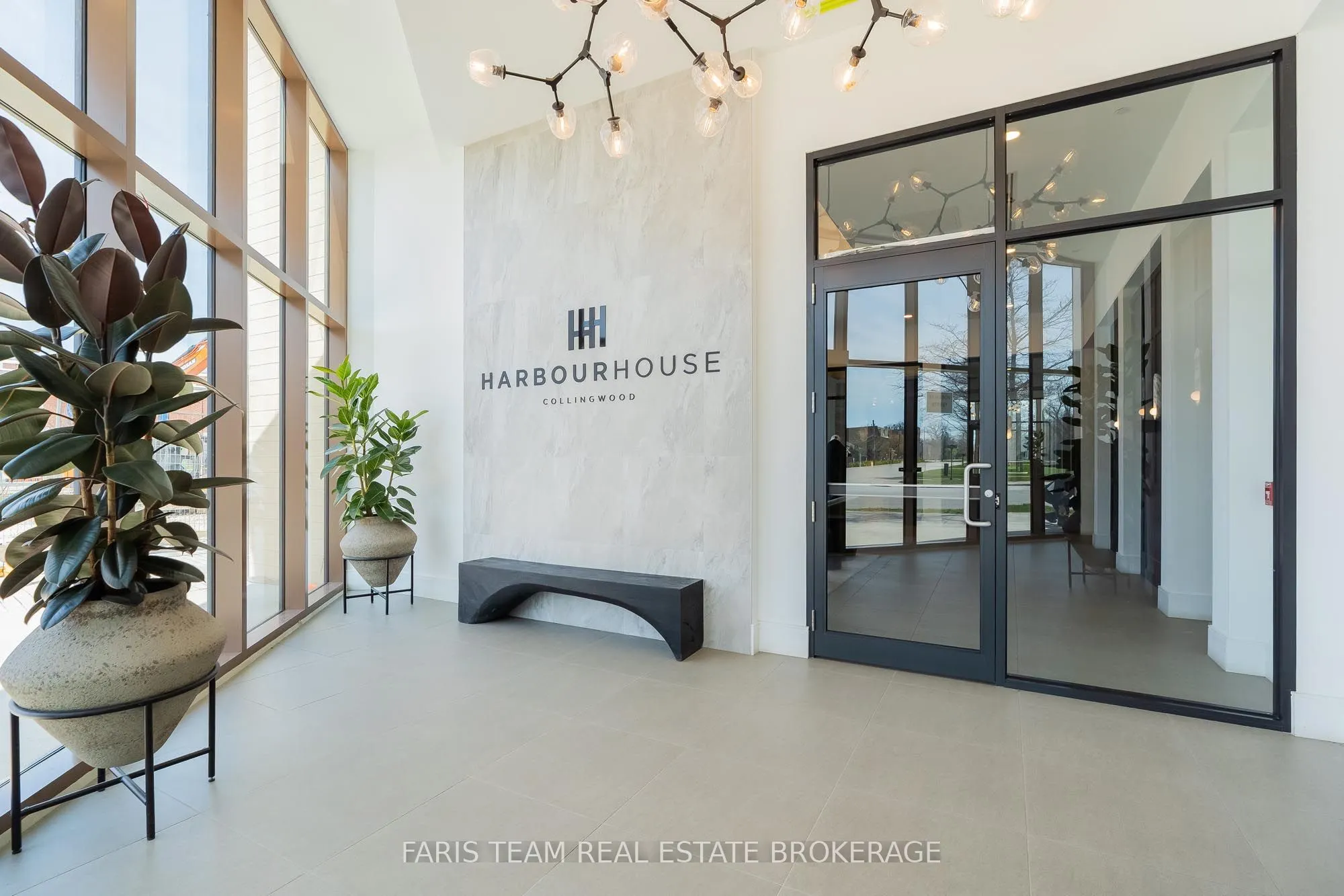 31 Huron Street #209