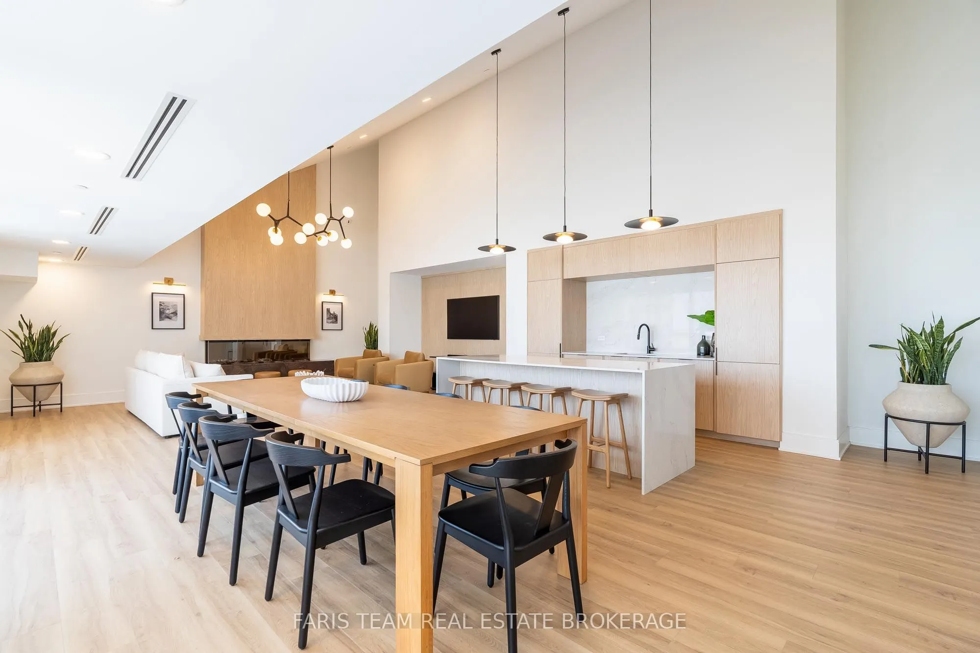 31 Huron Street #209