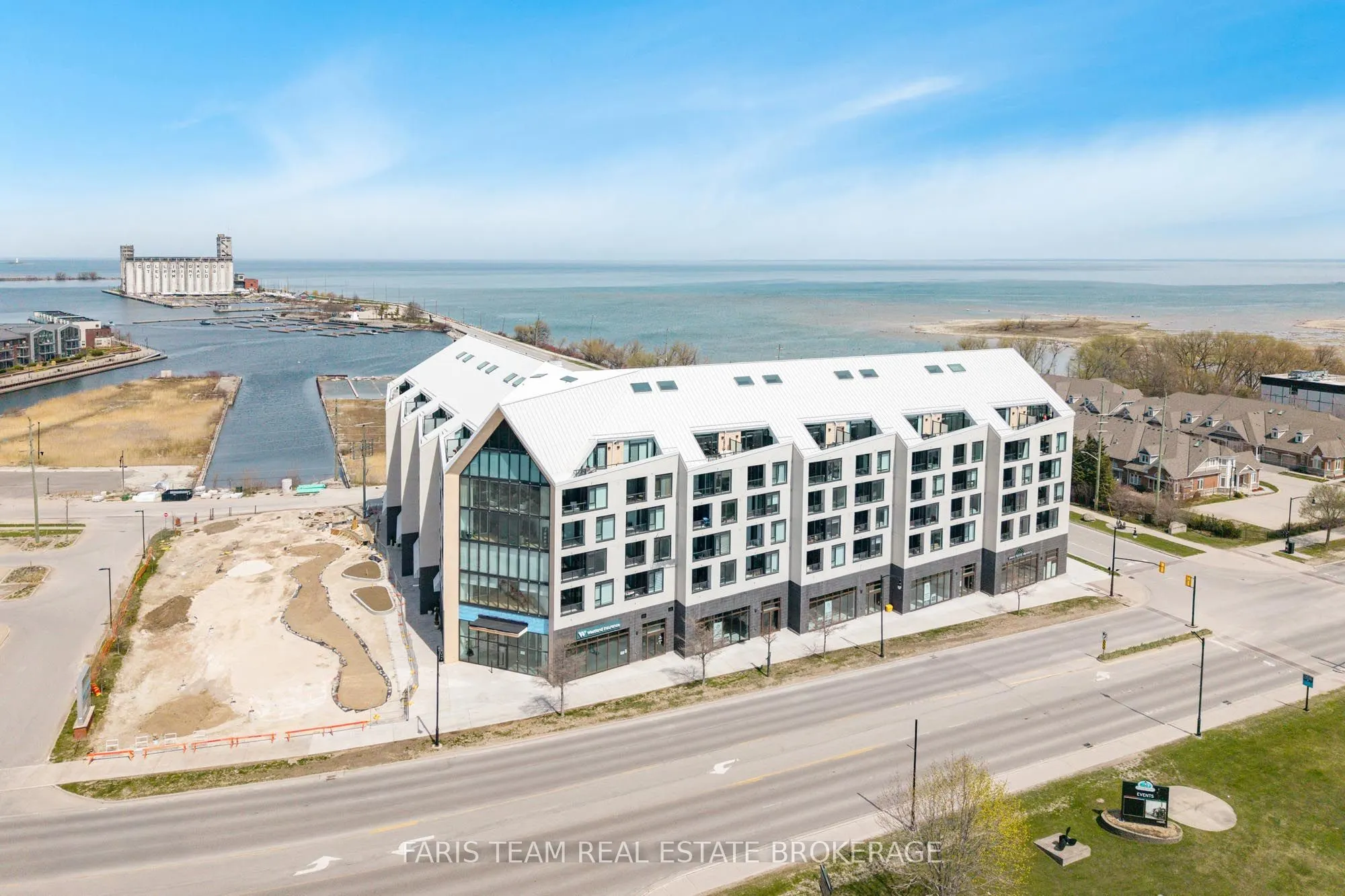 31 Huron Street #216