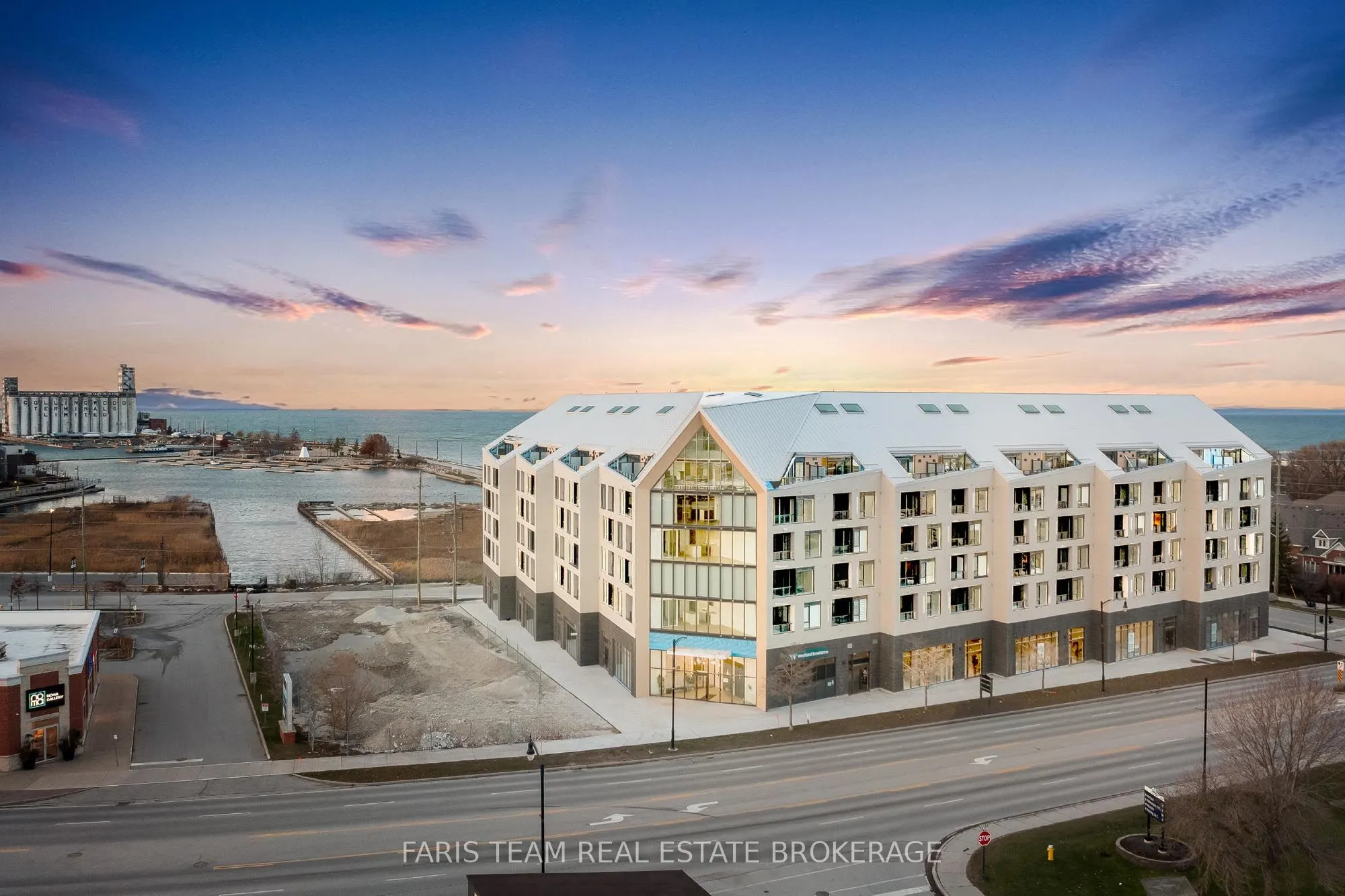 31 Huron Street #216