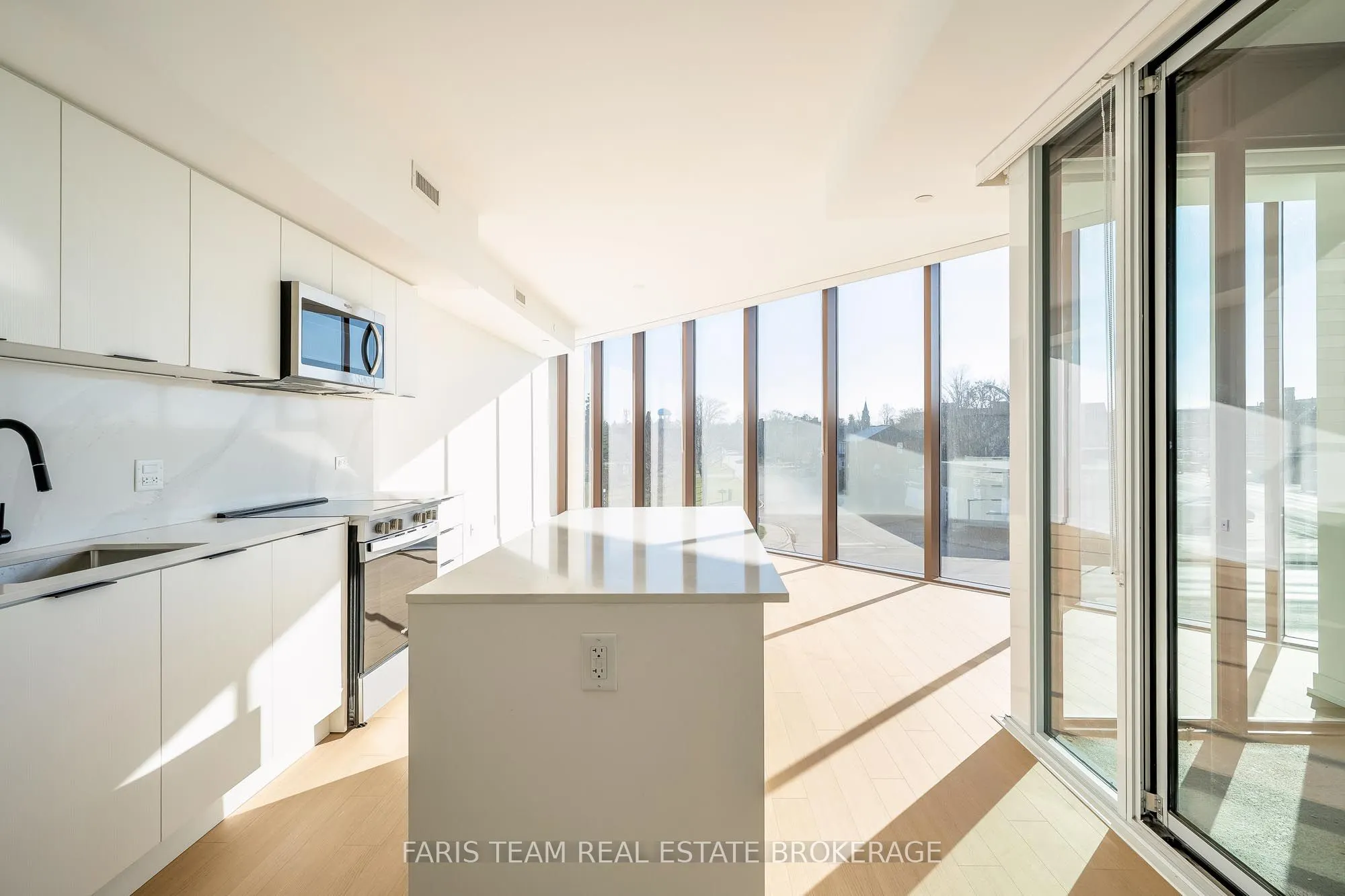 31 Huron Street #216