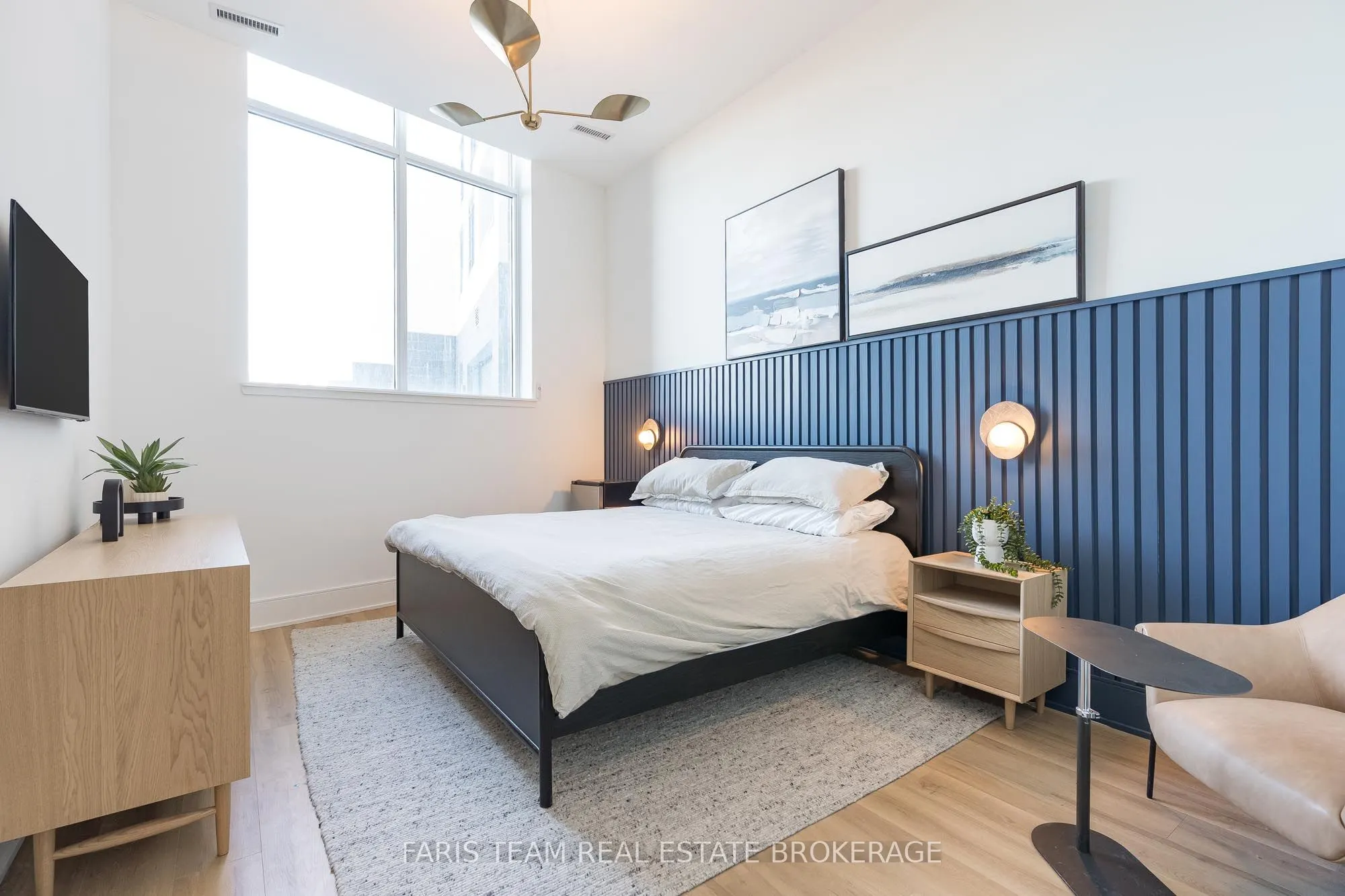 31 Huron Street #216