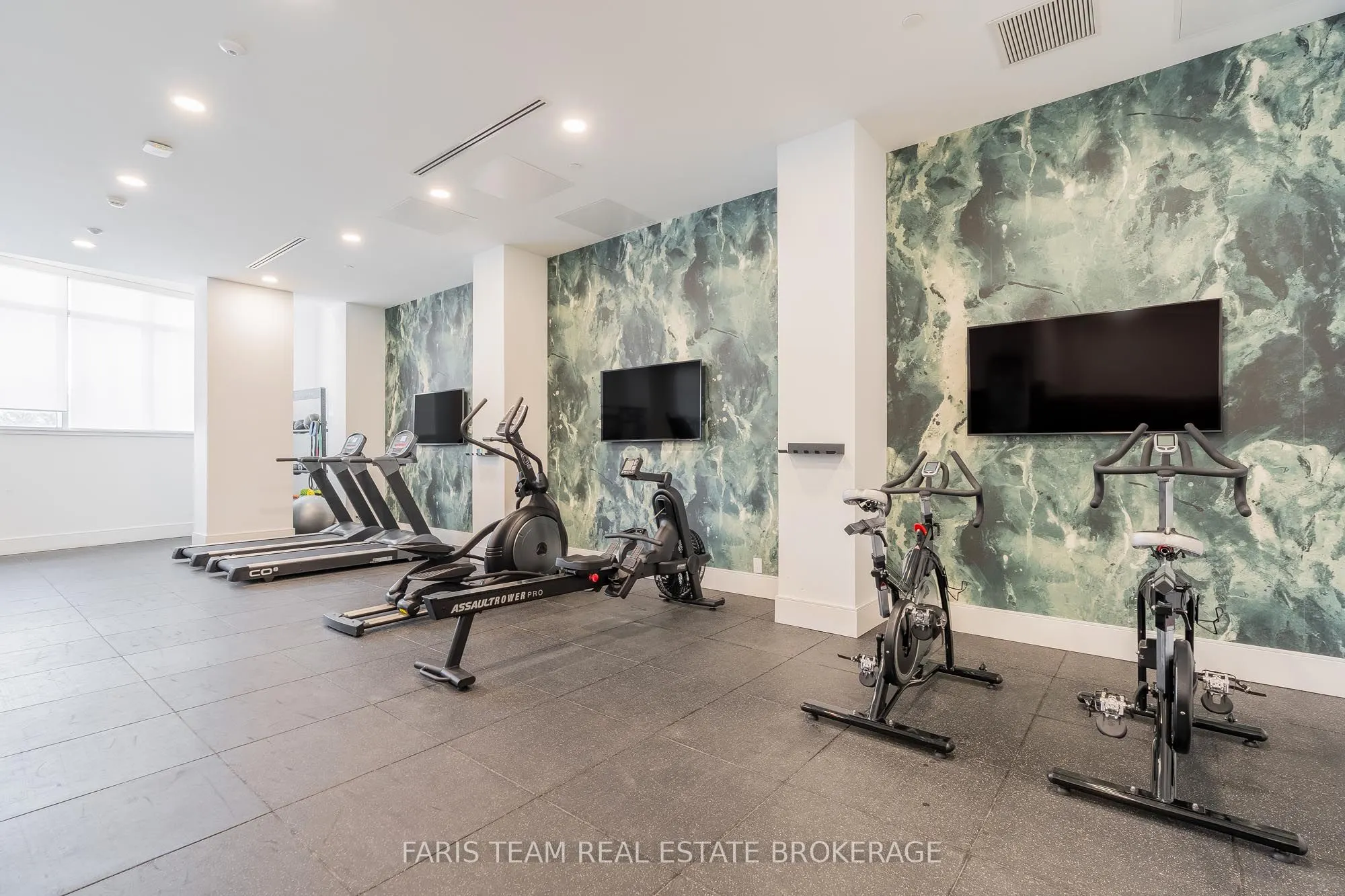31 Huron Street #611