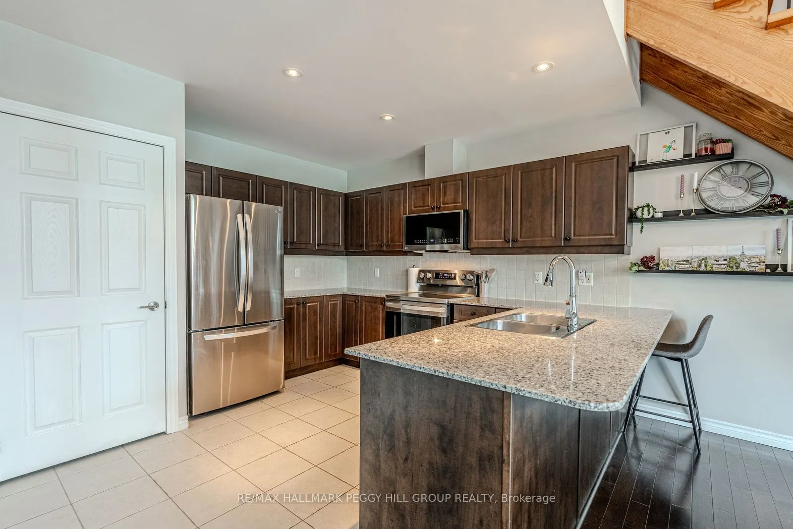 6 Victoria Street #7
