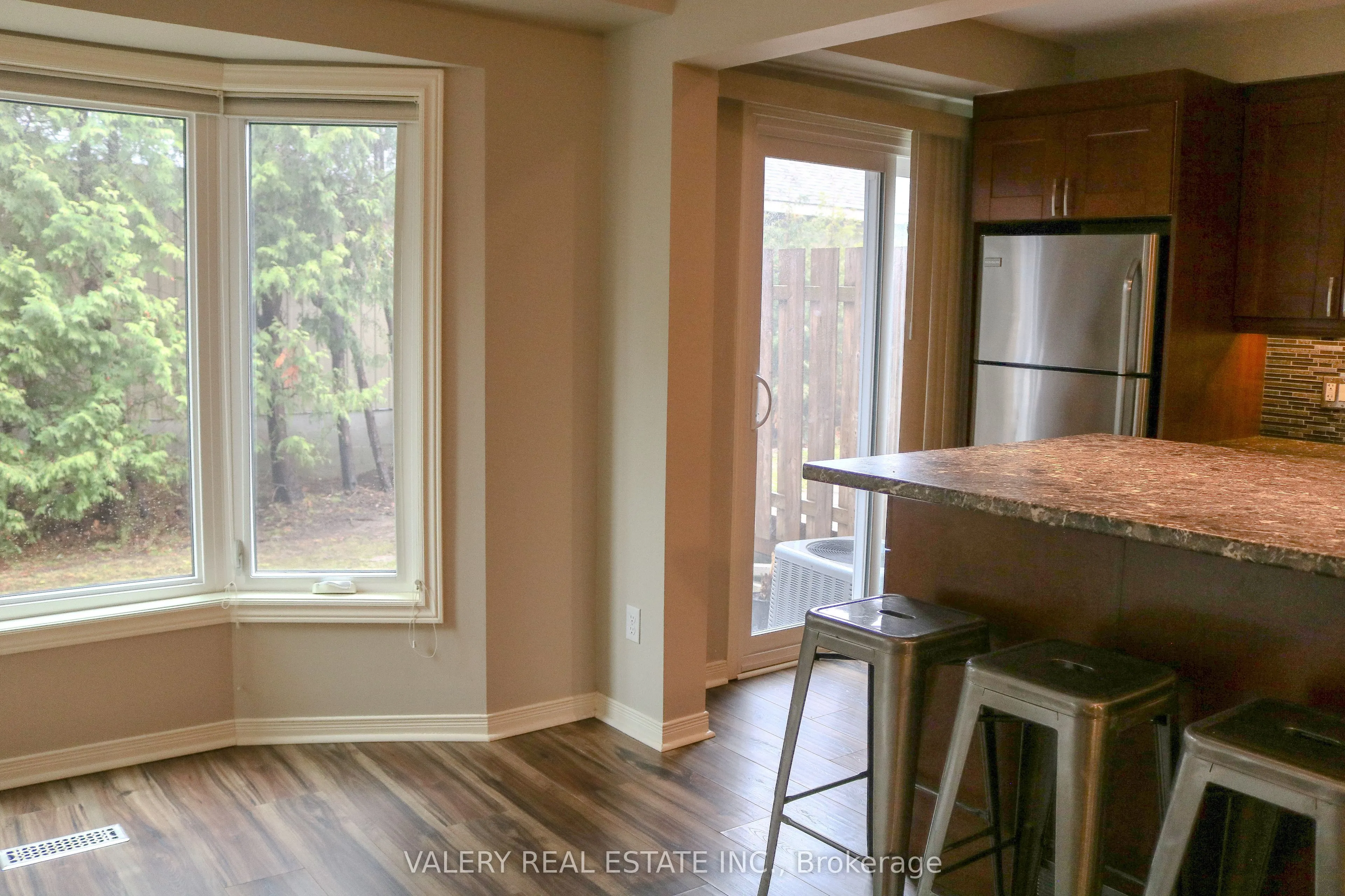 492 Laclie Street #14