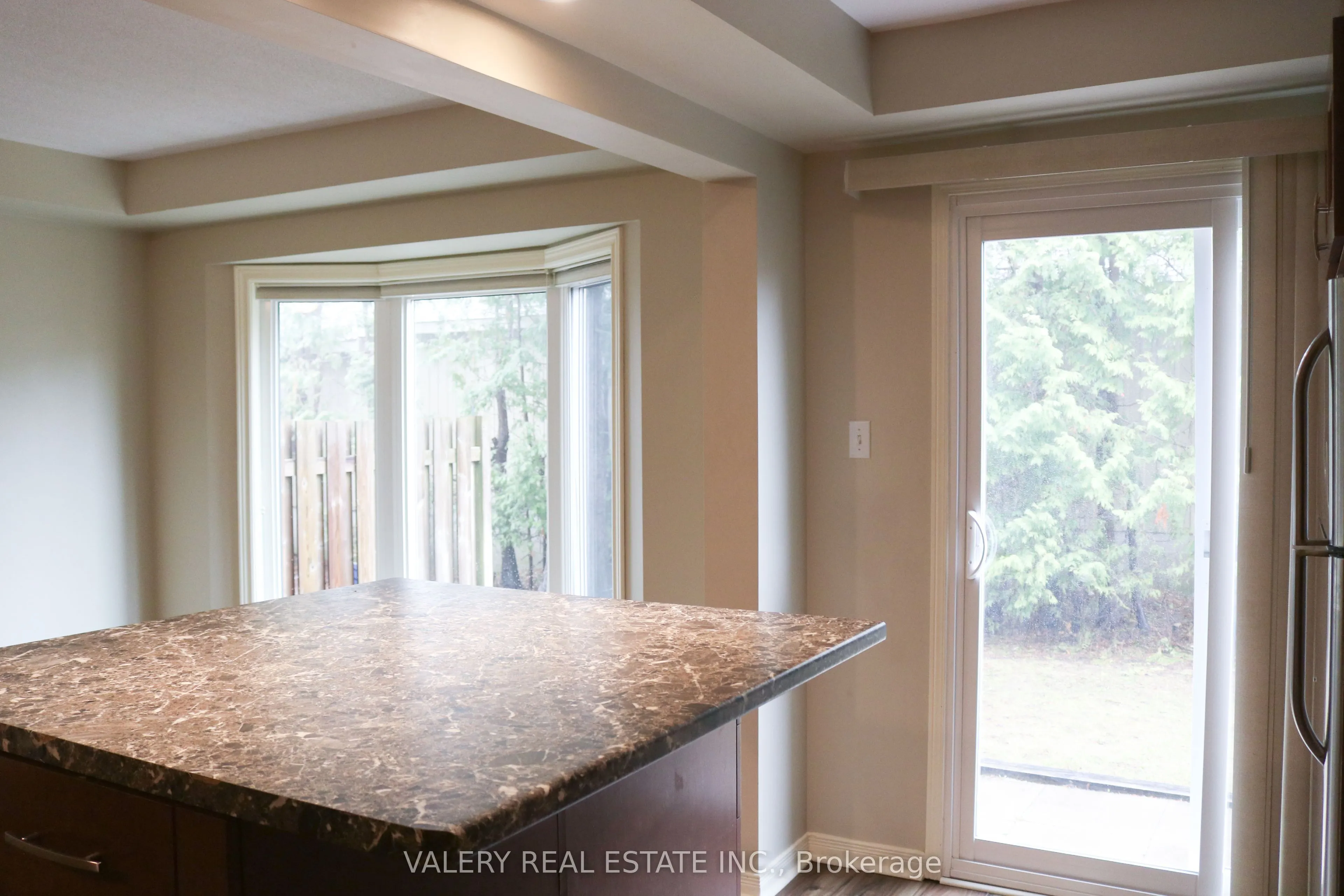 492 Laclie Street #14