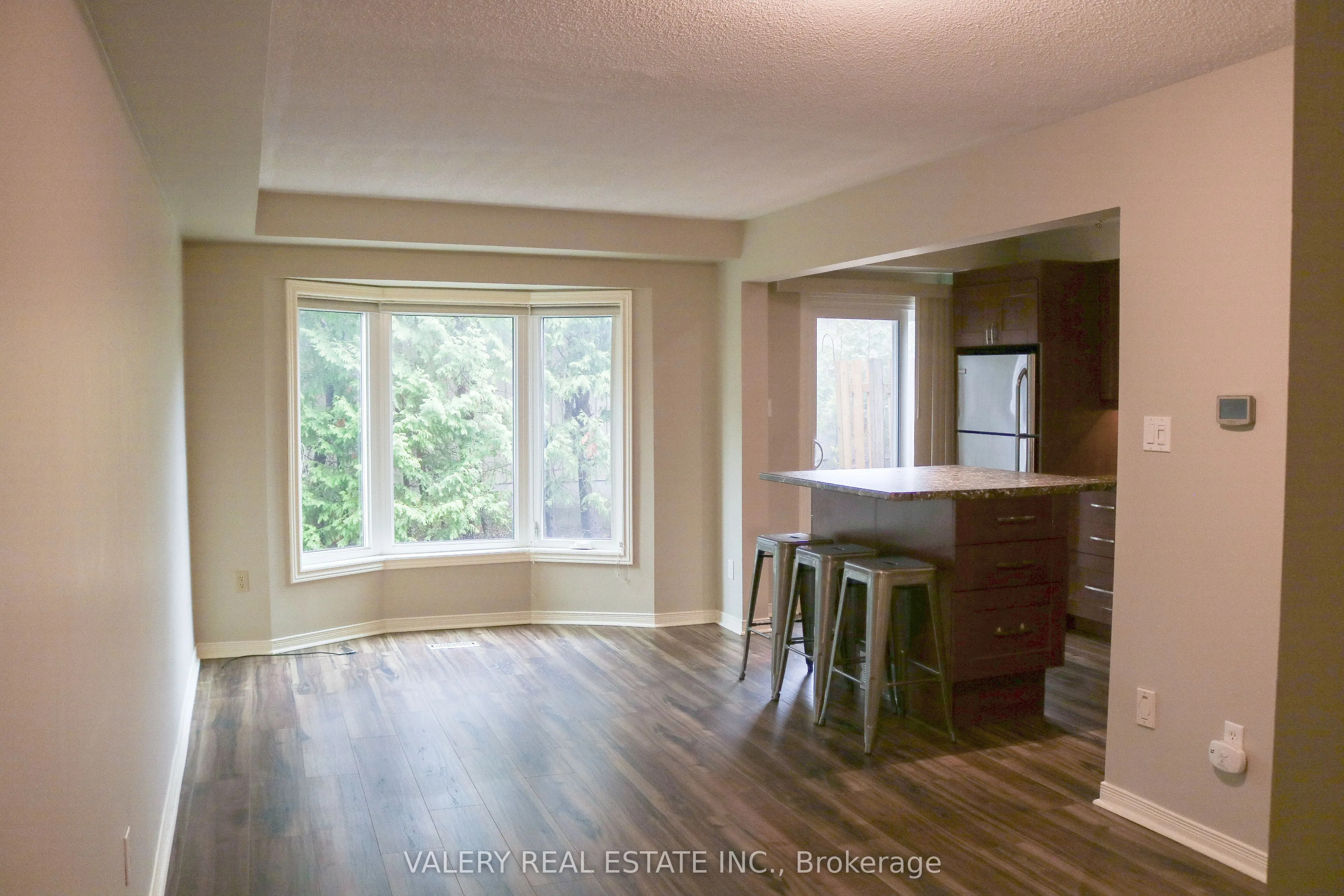 492 Laclie Street #14