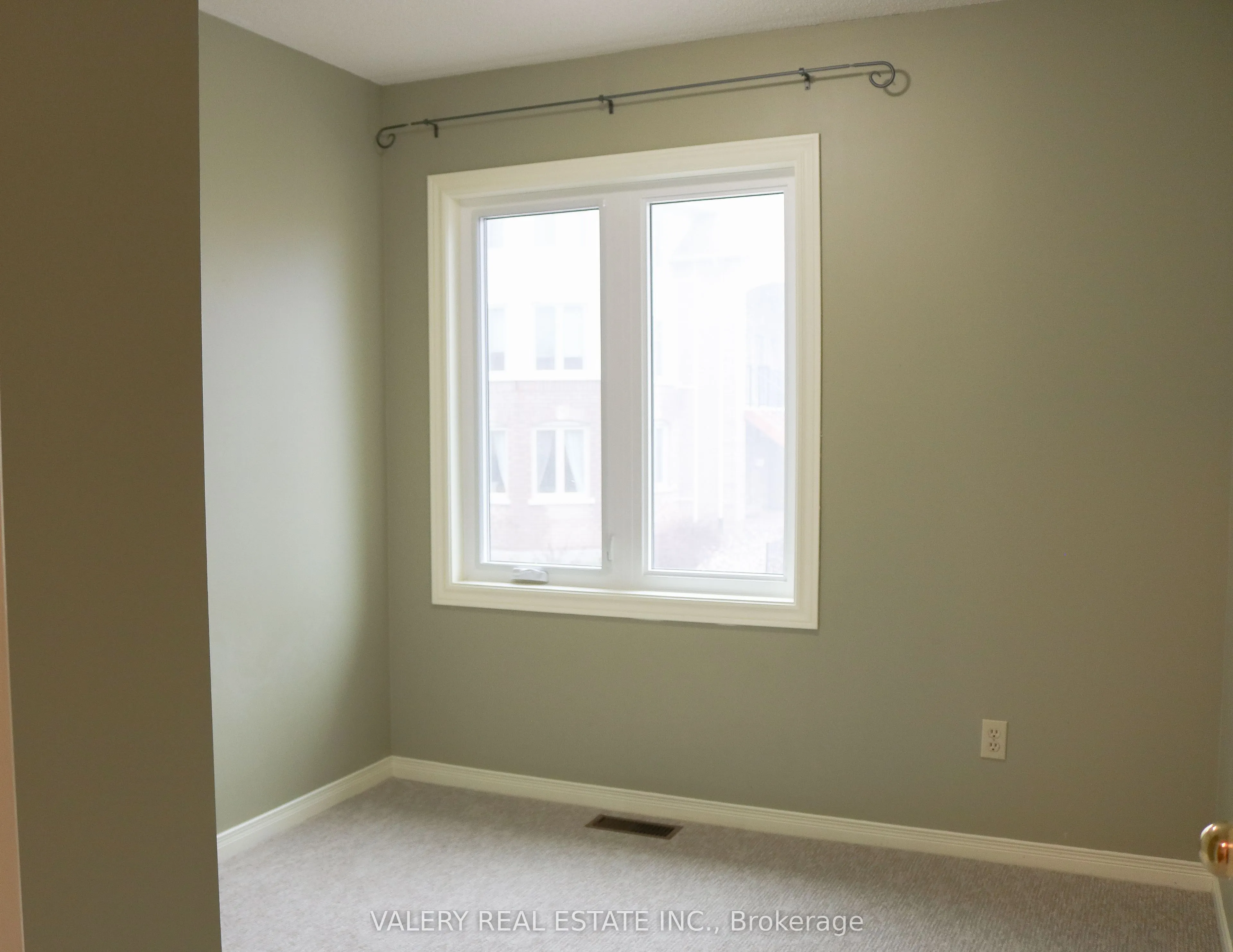 492 Laclie Street #14