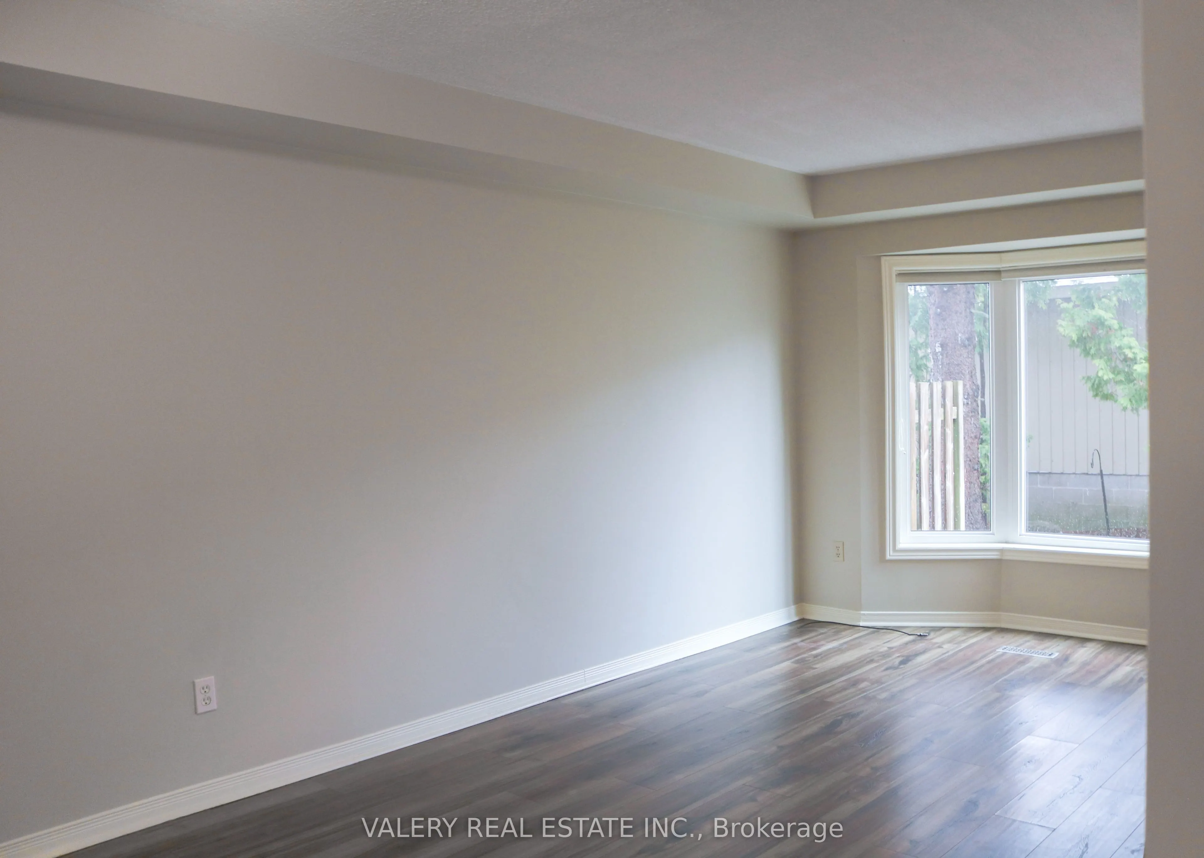 492 Laclie Street #14