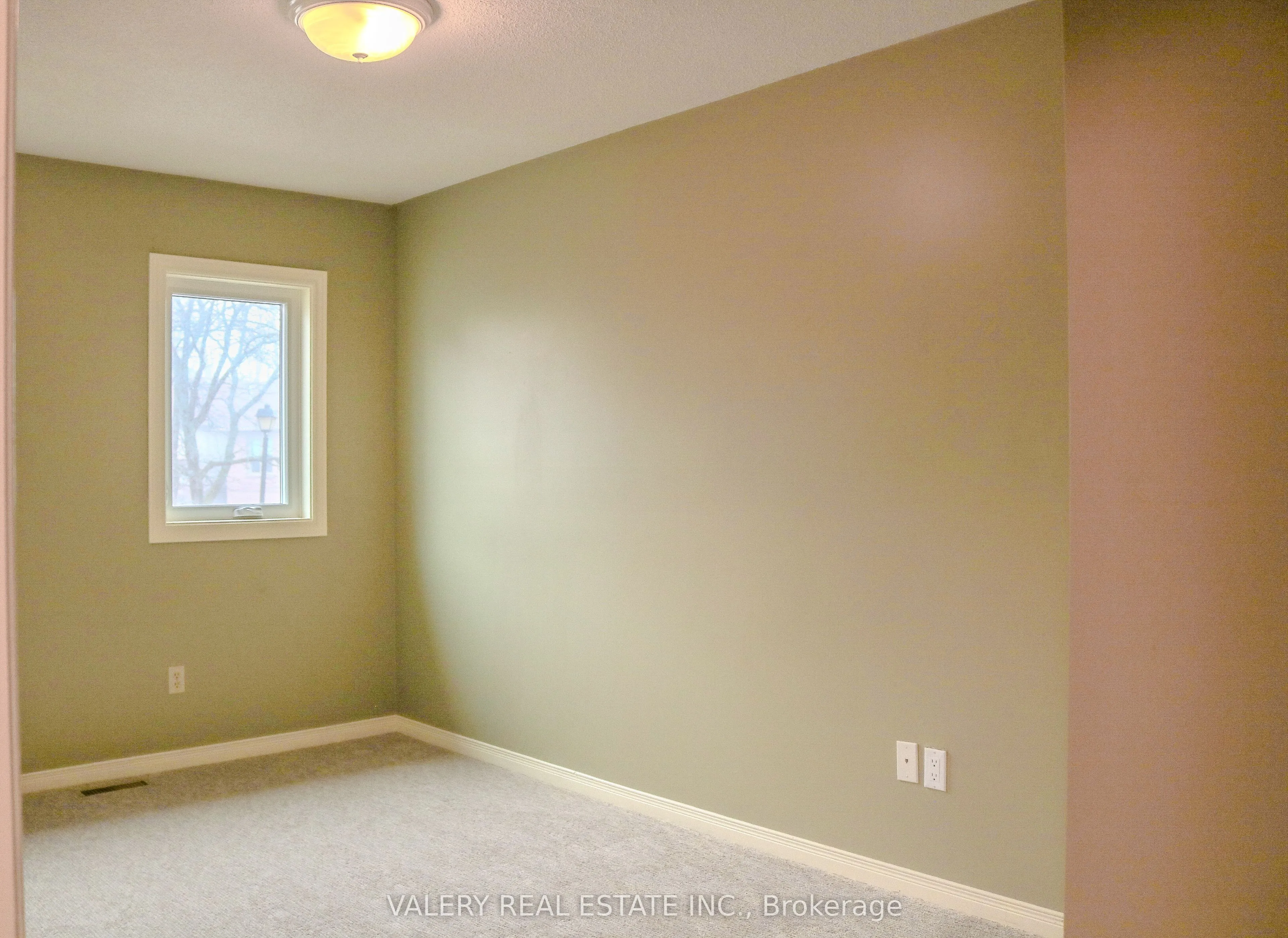 492 Laclie Street #14