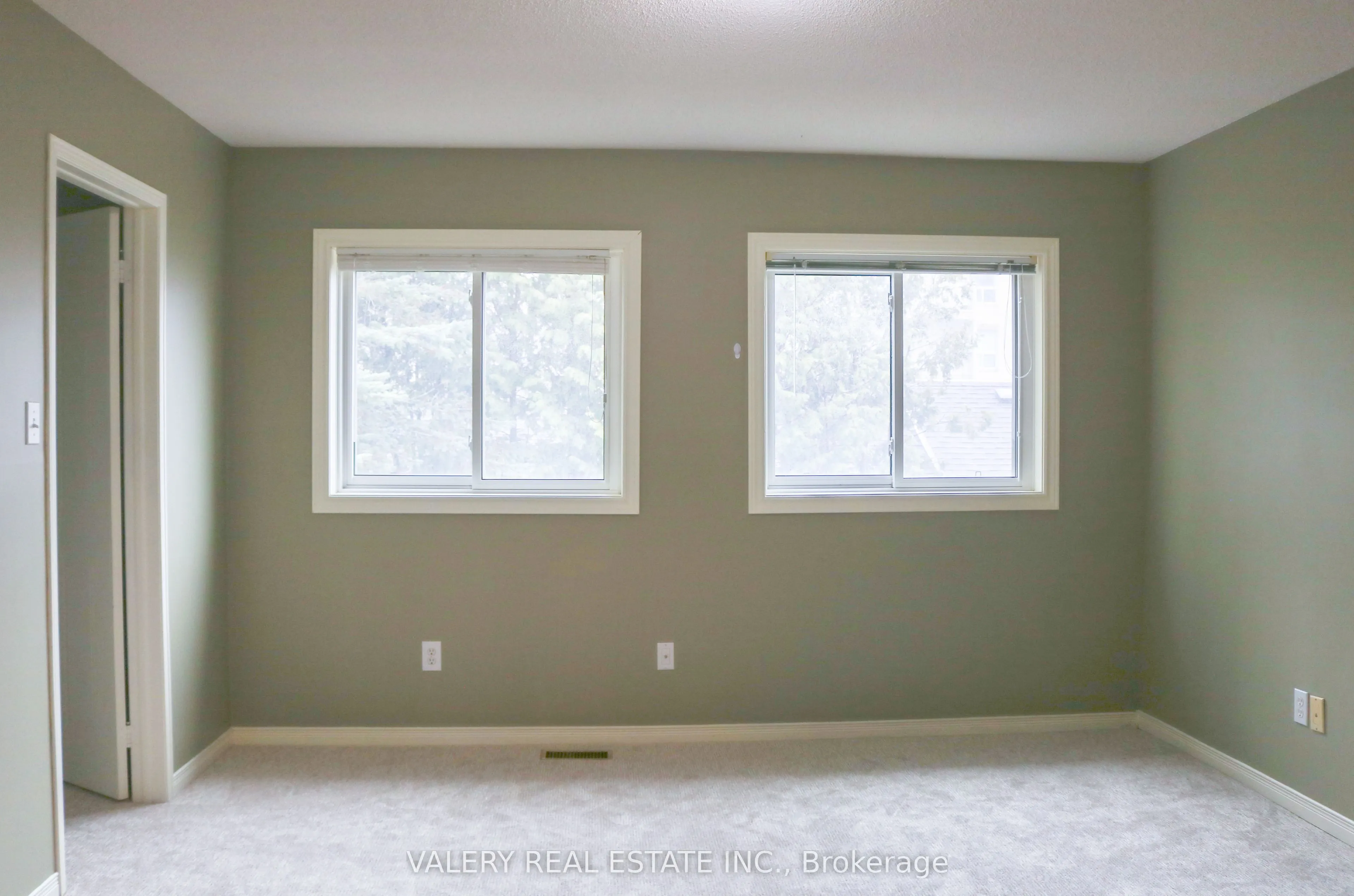 492 Laclie Street #14