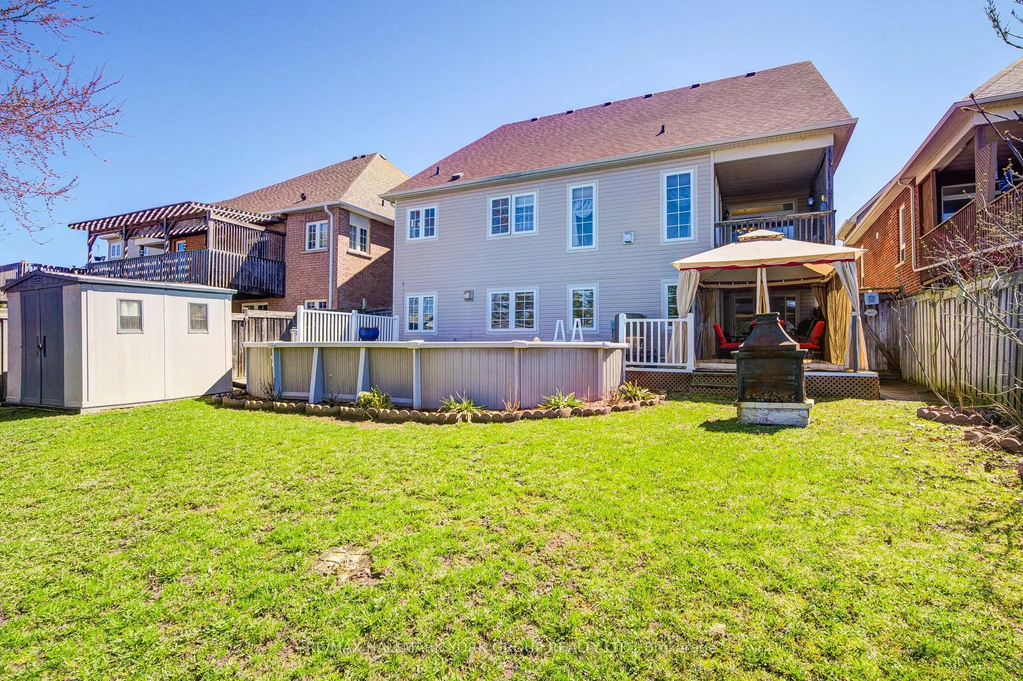 26 Regalia Way