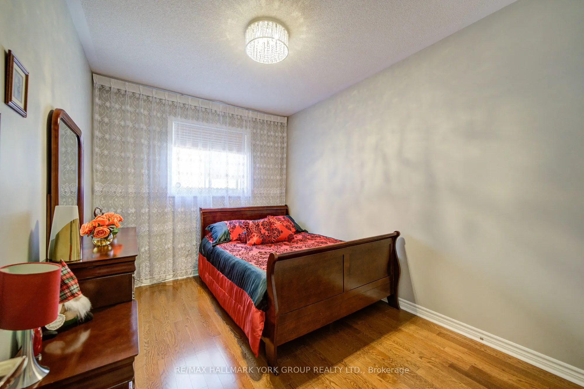 26 Regalia Way