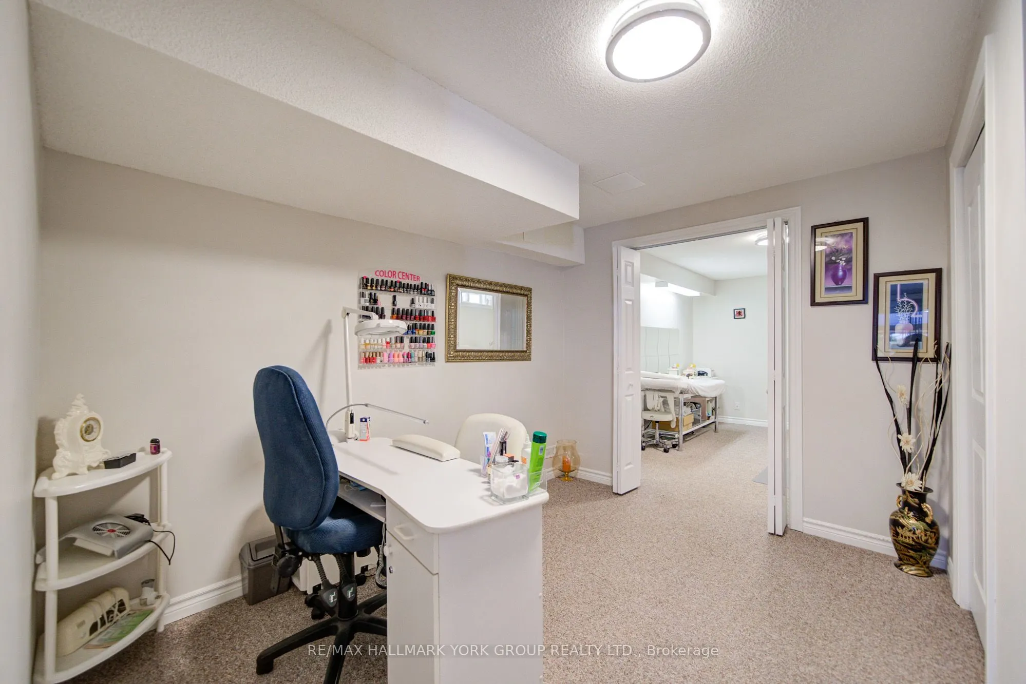 26 Regalia Way