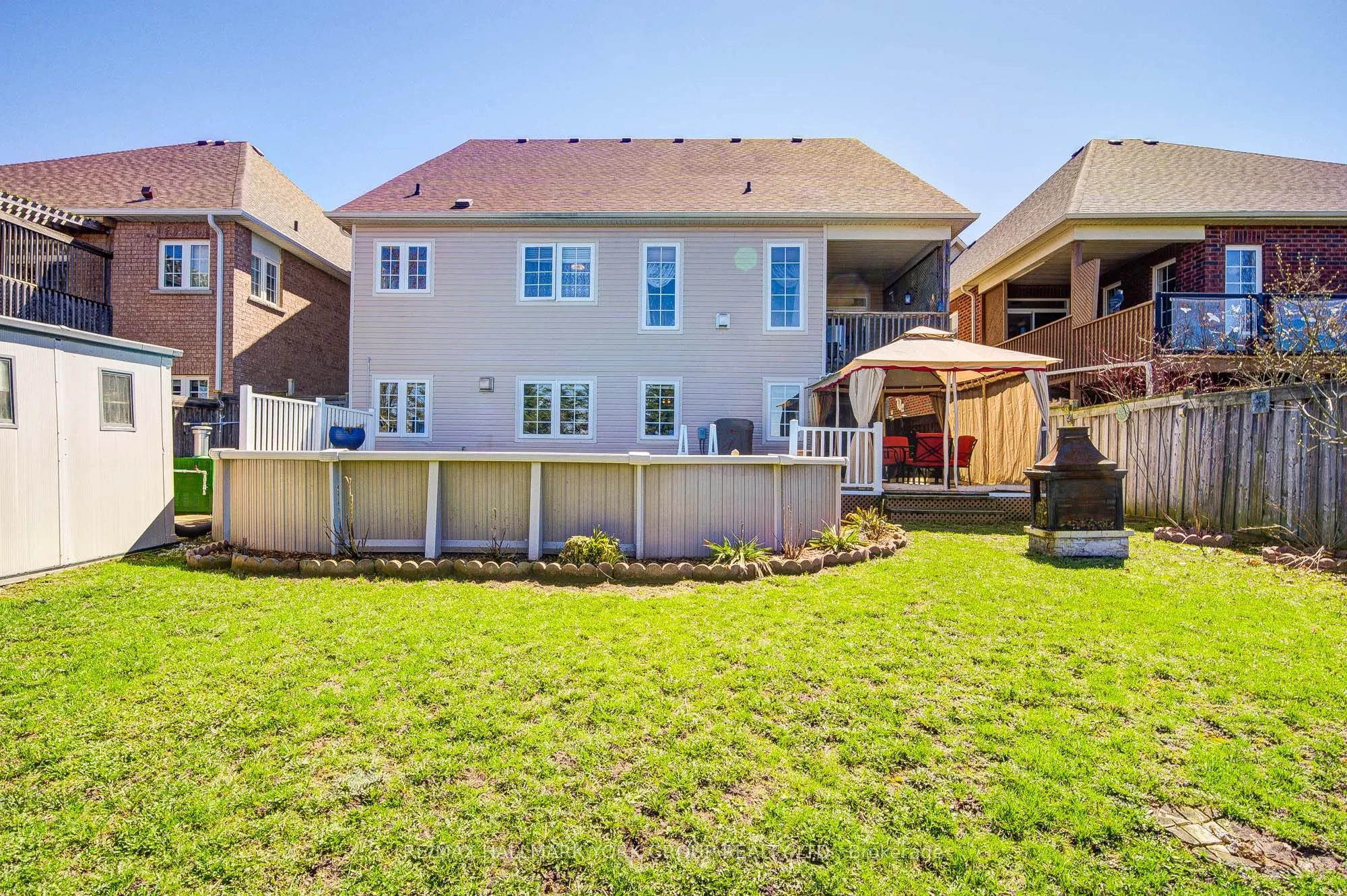 26 Regalia Way