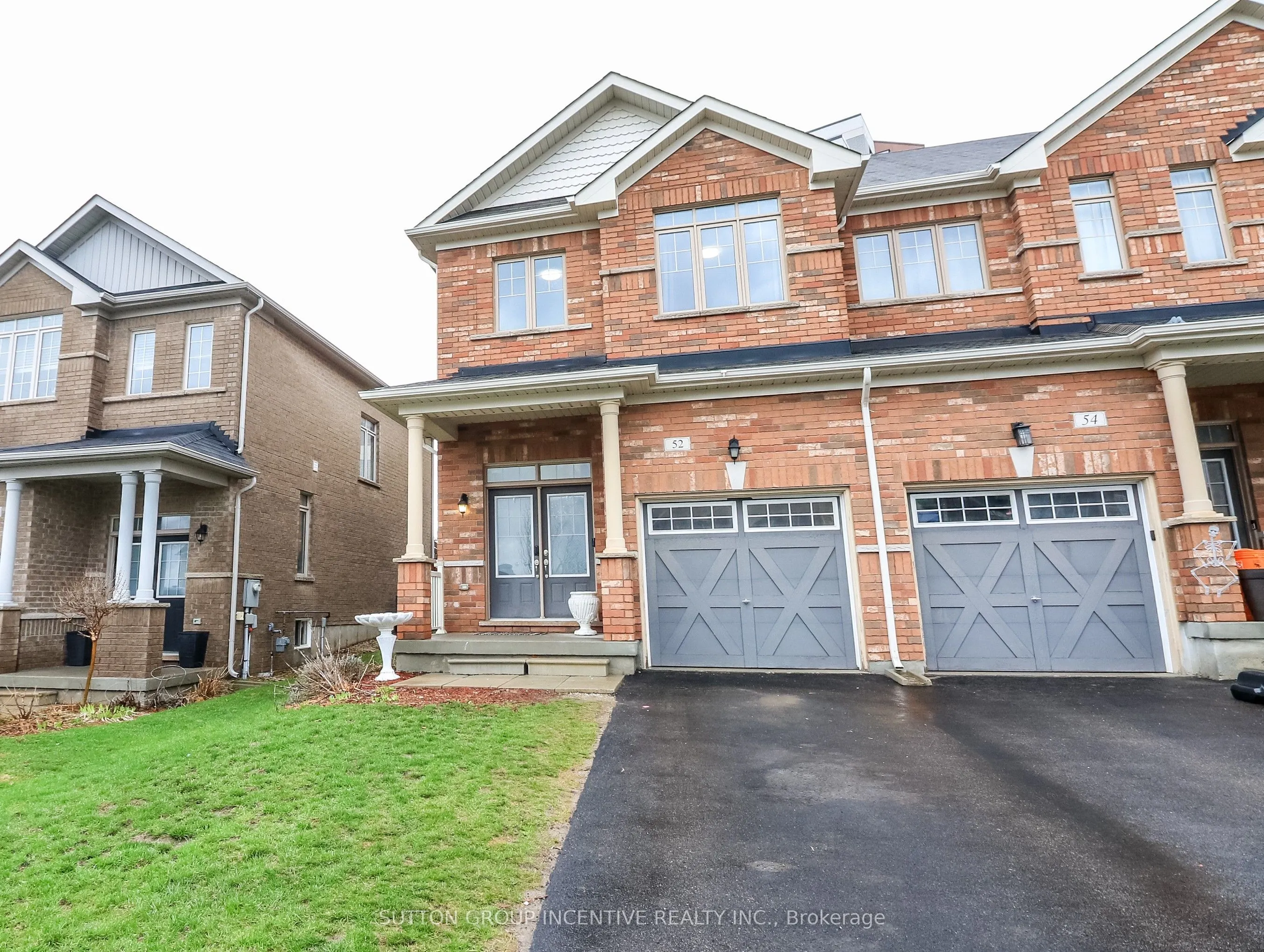 52 Snelgrove Crescent