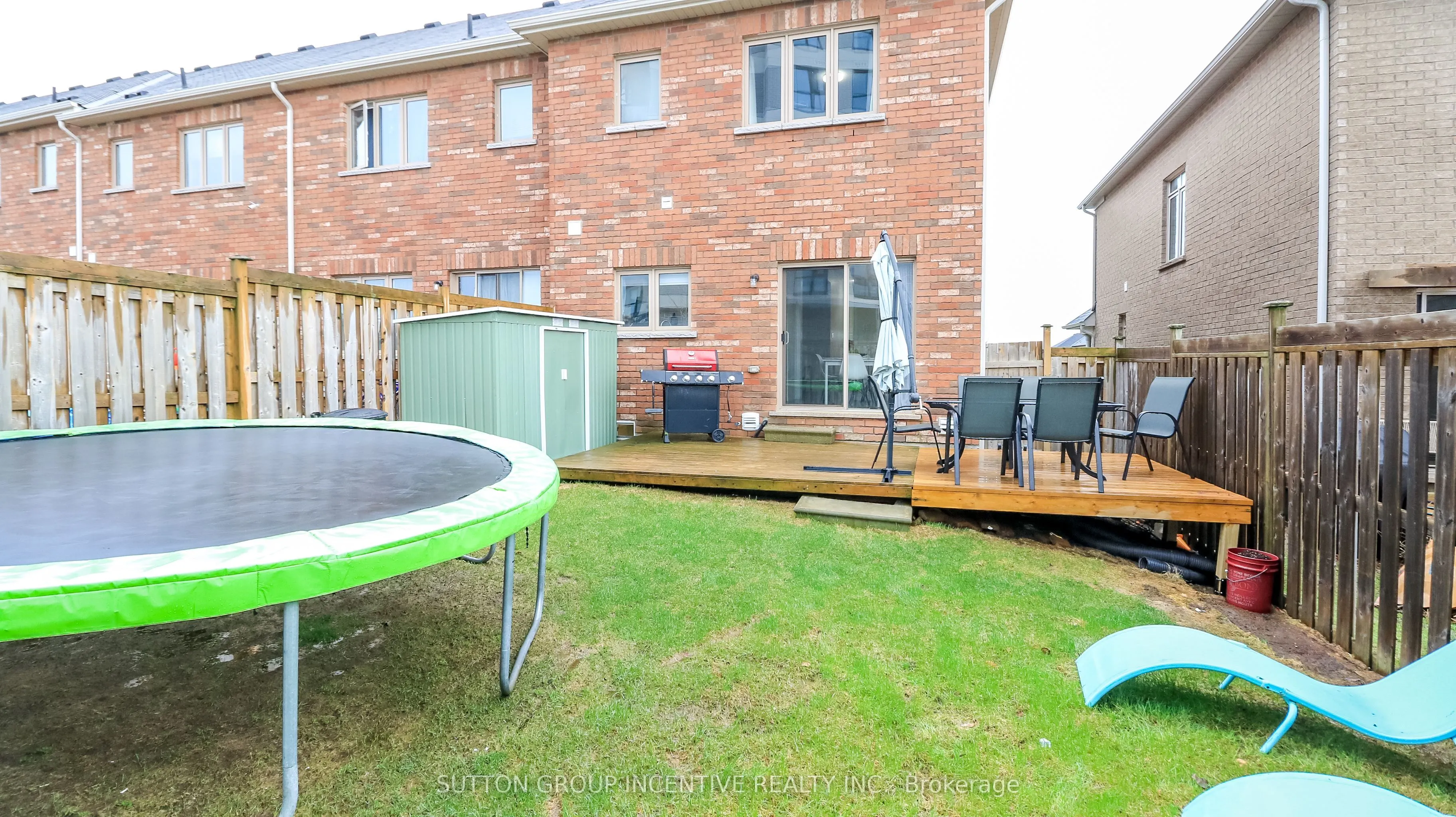 52 Snelgrove Crescent