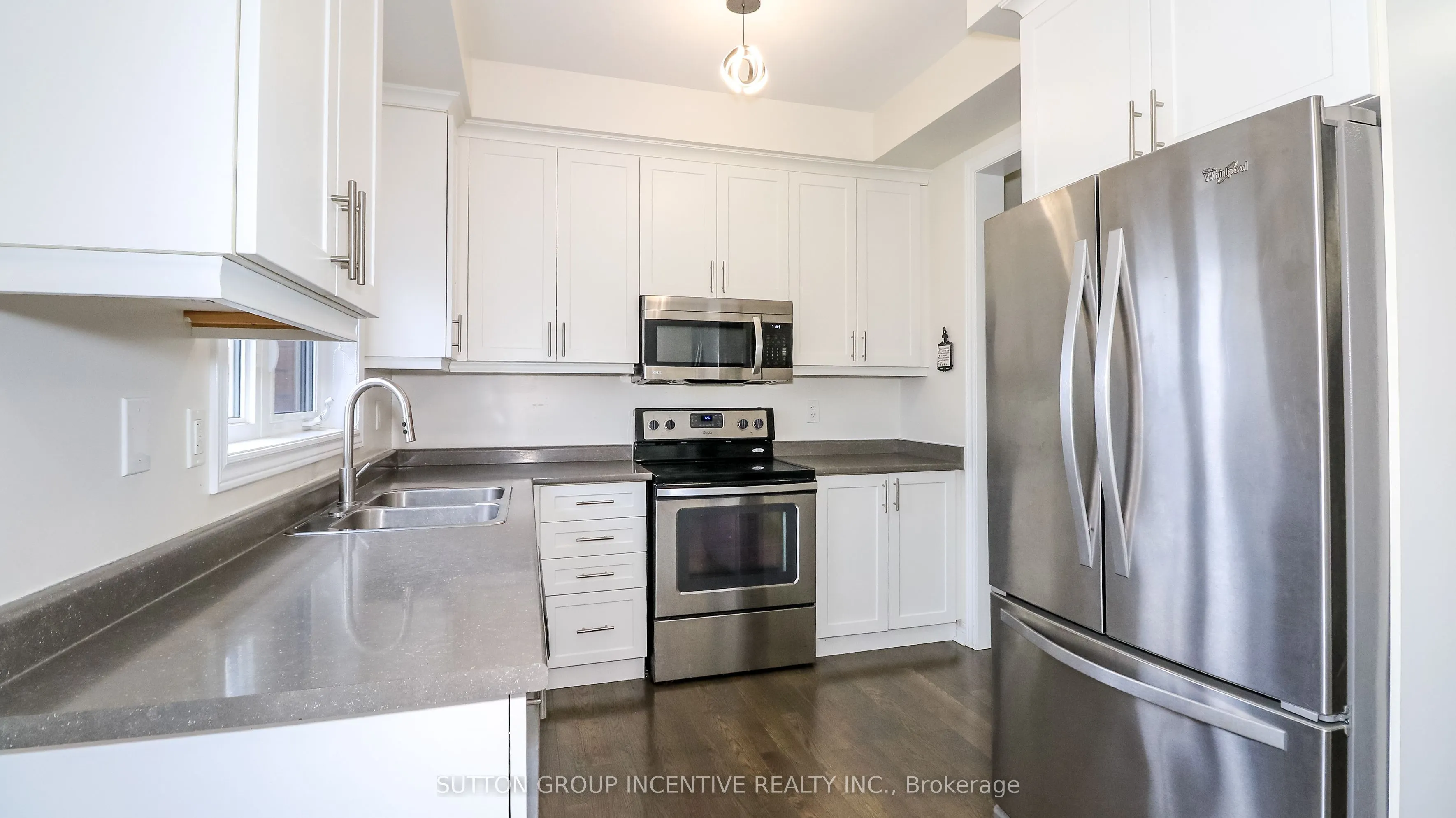 52 Snelgrove Crescent