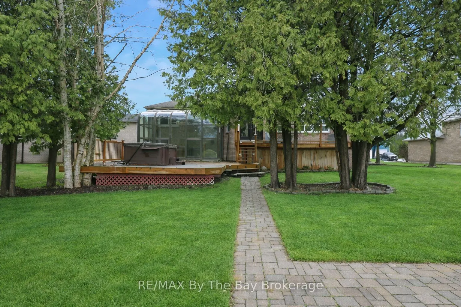 70 Fairway Crescent