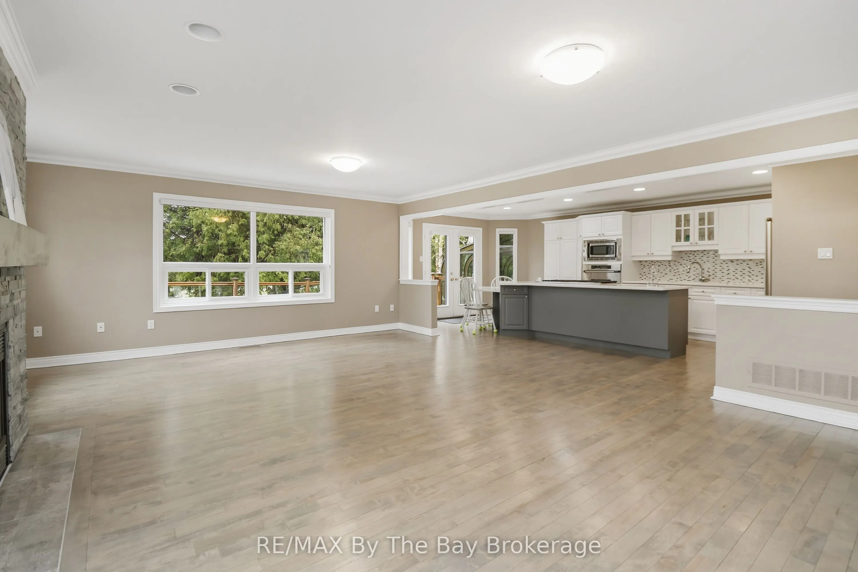 70 Fairway Crescent