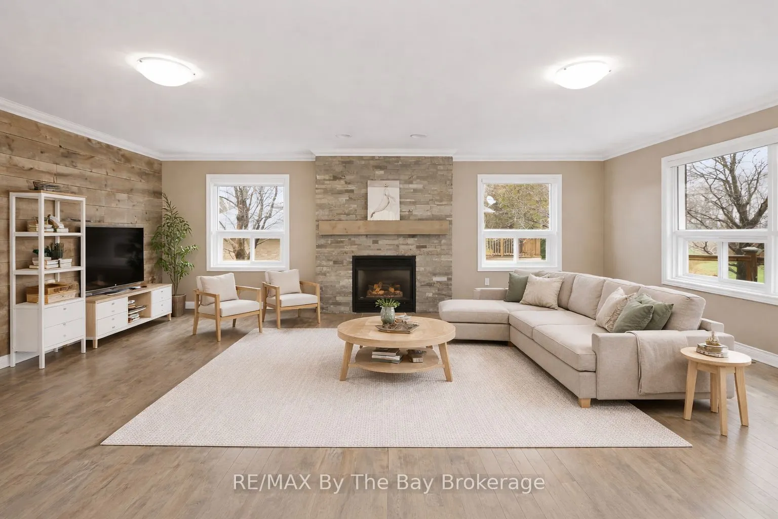 70 Fairway Crescent
