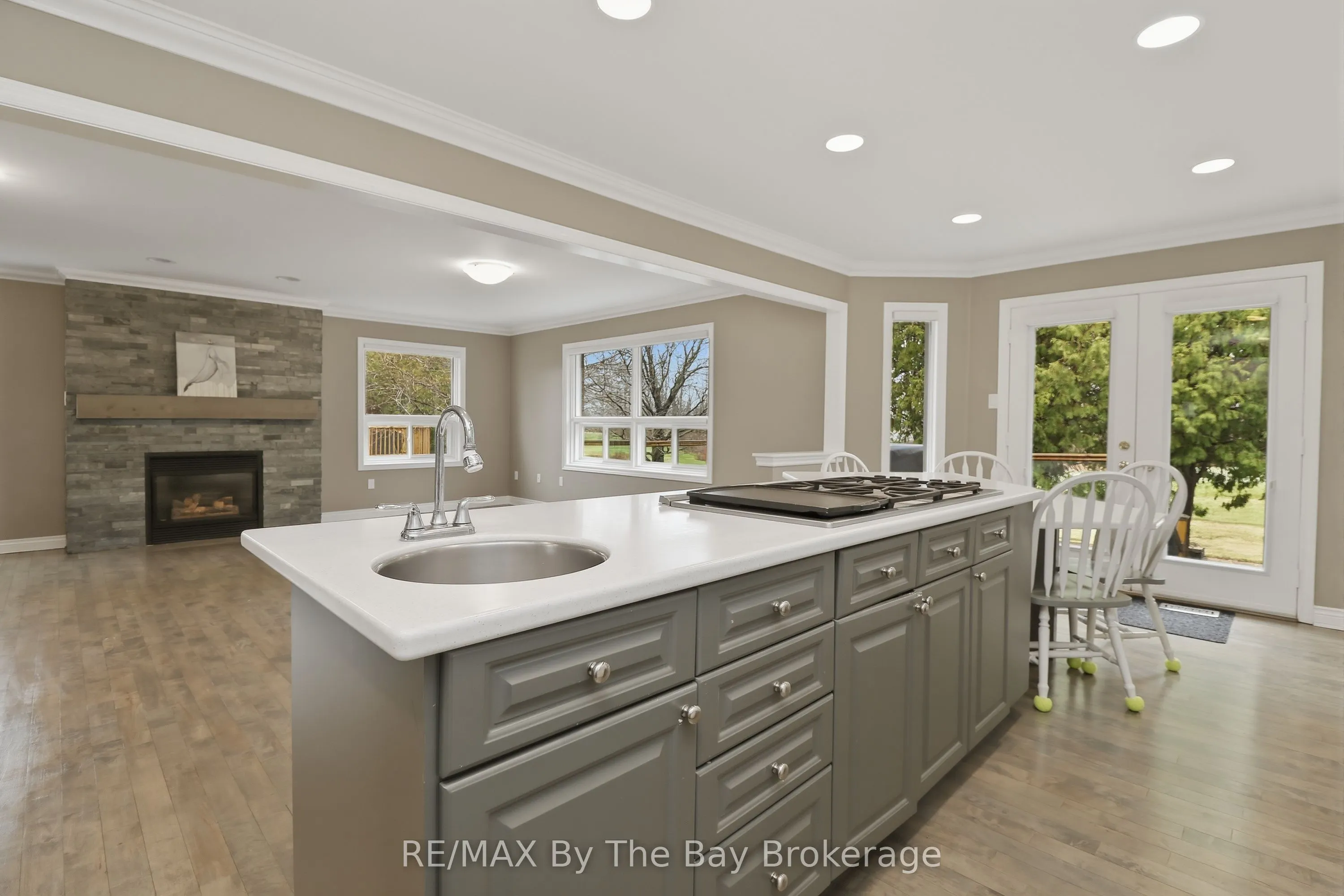 70 Fairway Crescent
