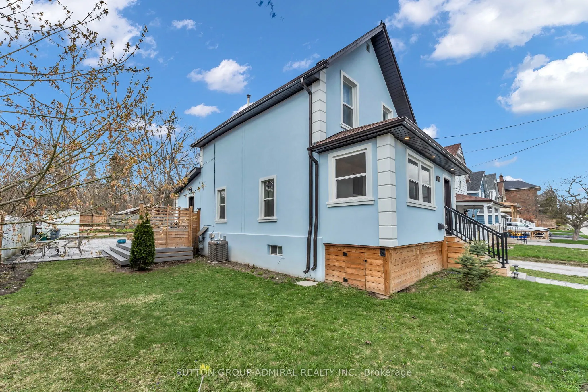 97 Laclie Street