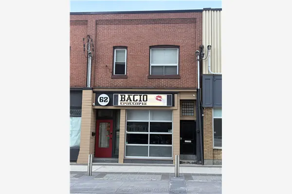 62 Dunlop Street W