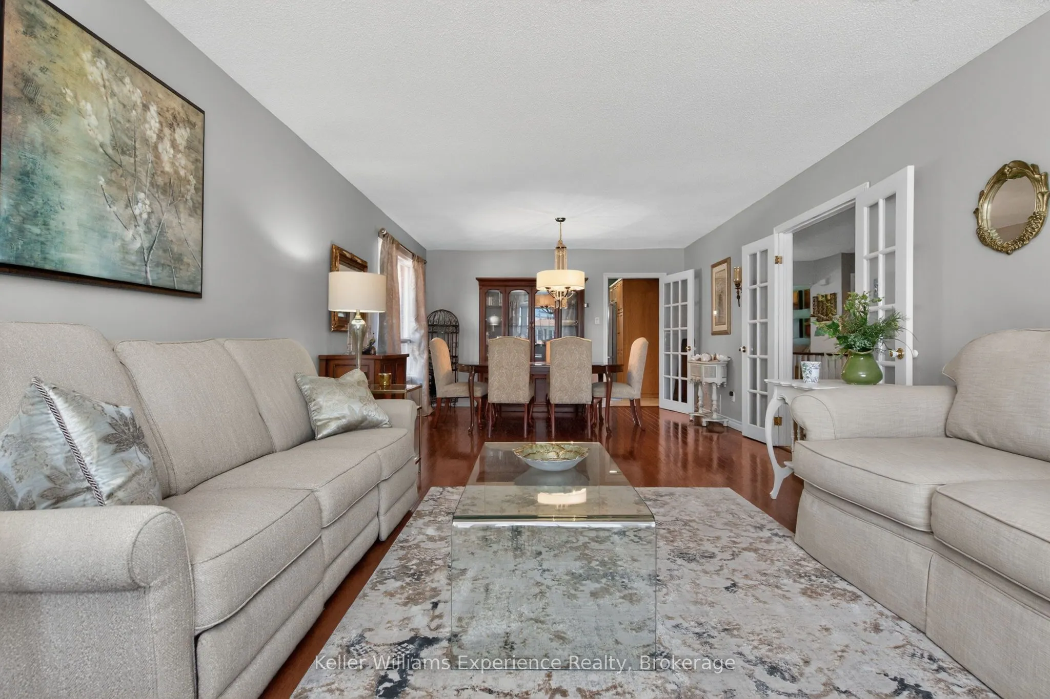 933 Playfair Road