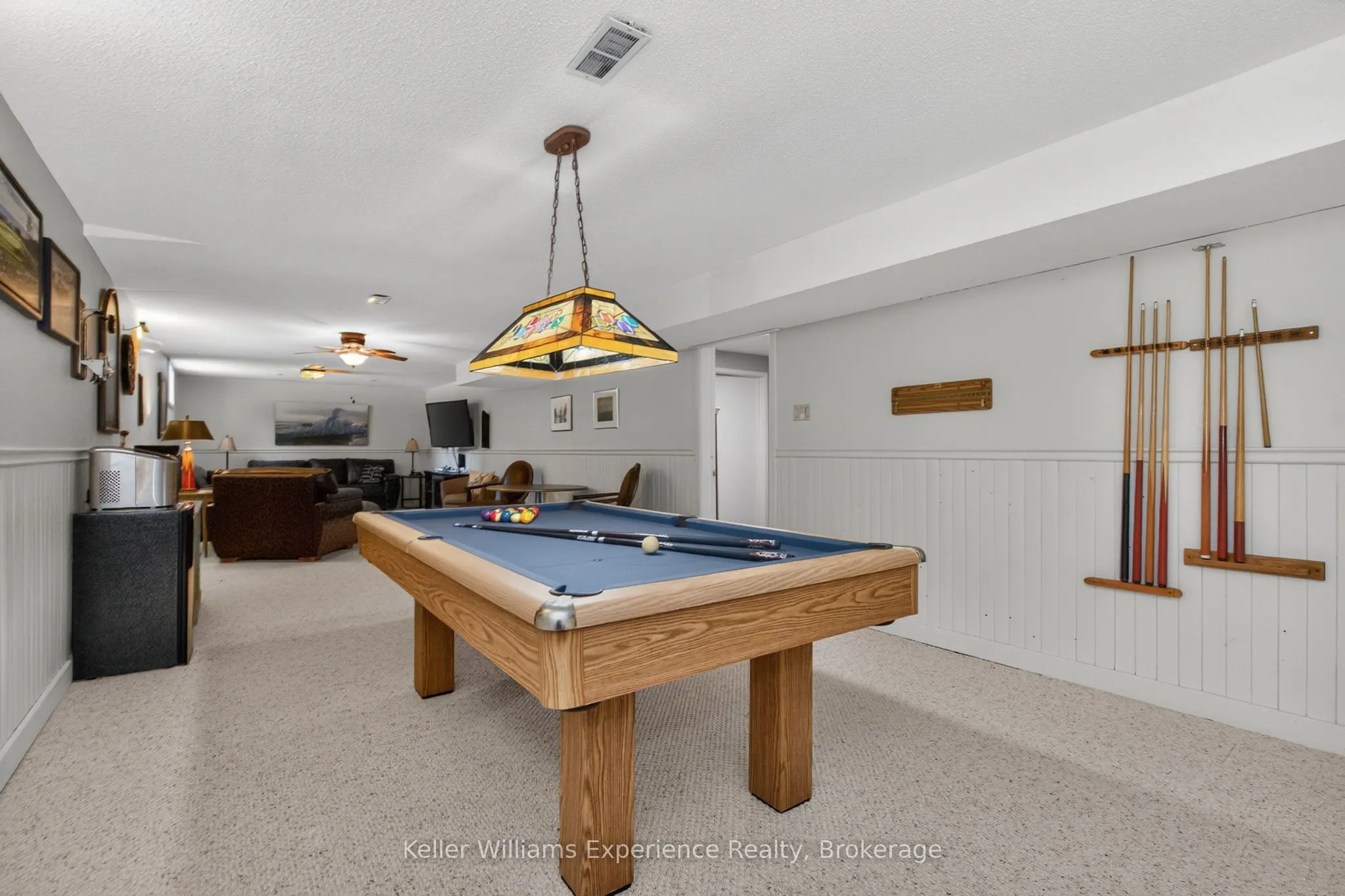 933 Playfair Road