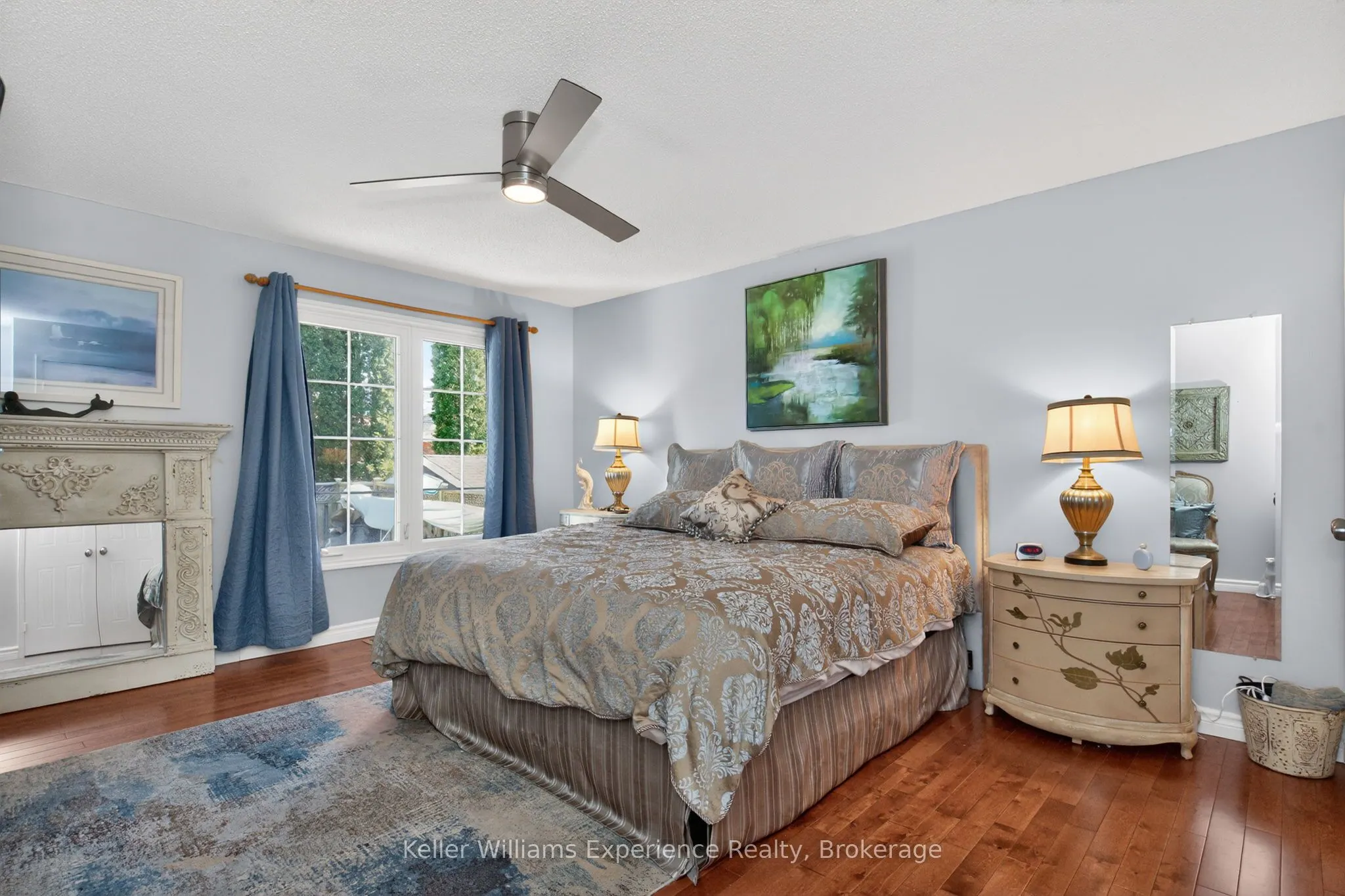 933 Playfair Road