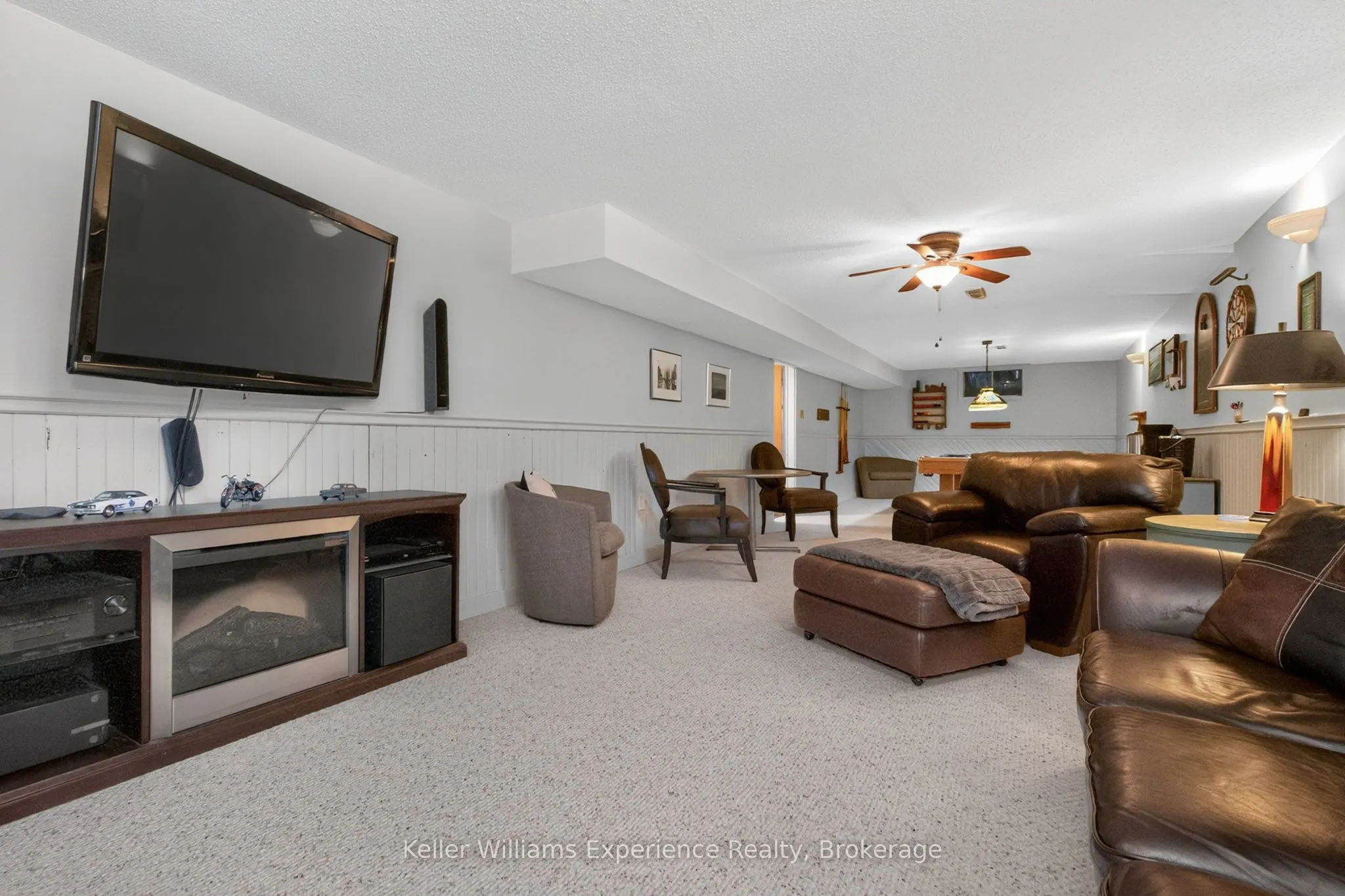 933 Playfair Road