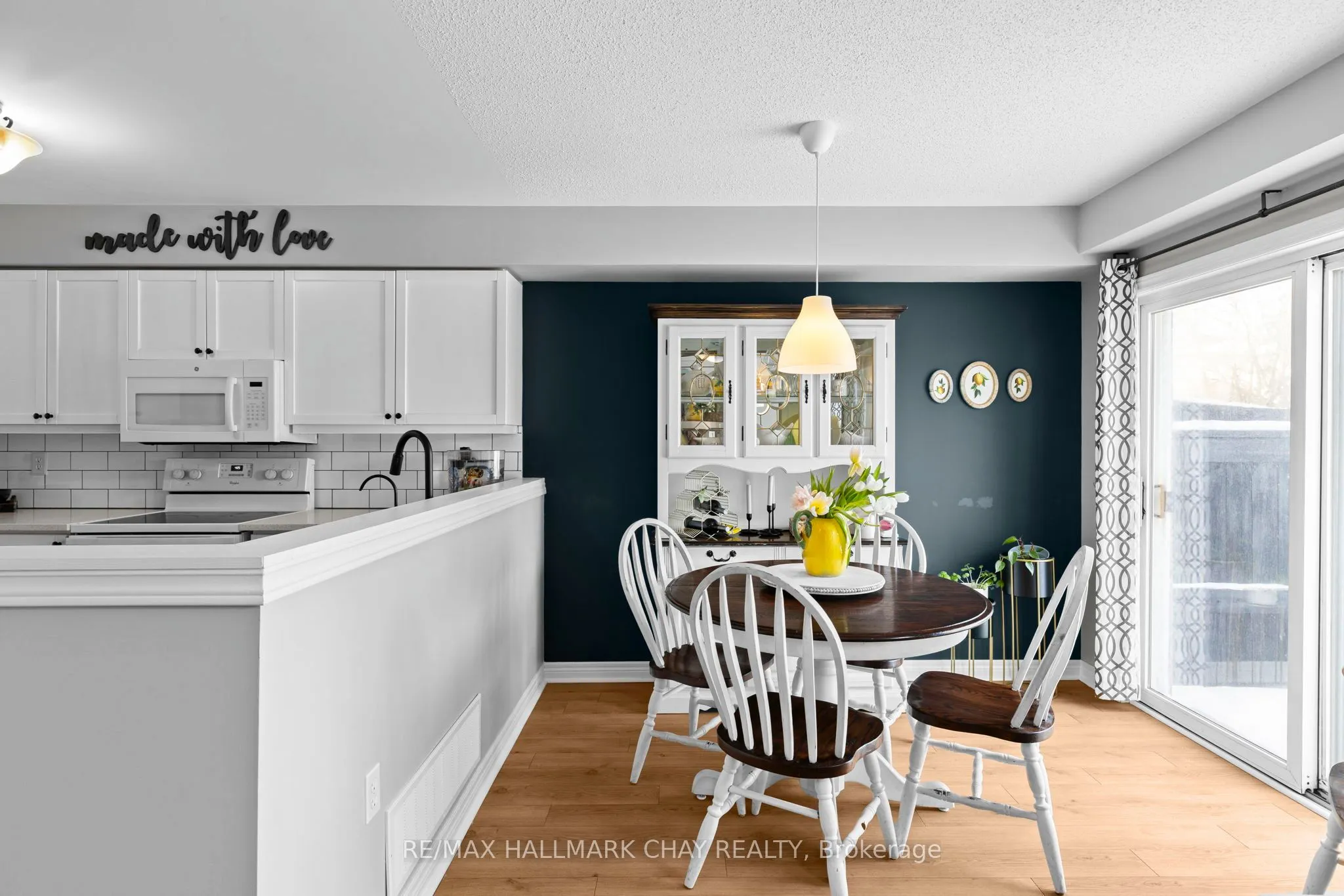 430 MAPLEVIEW Drive E #38
