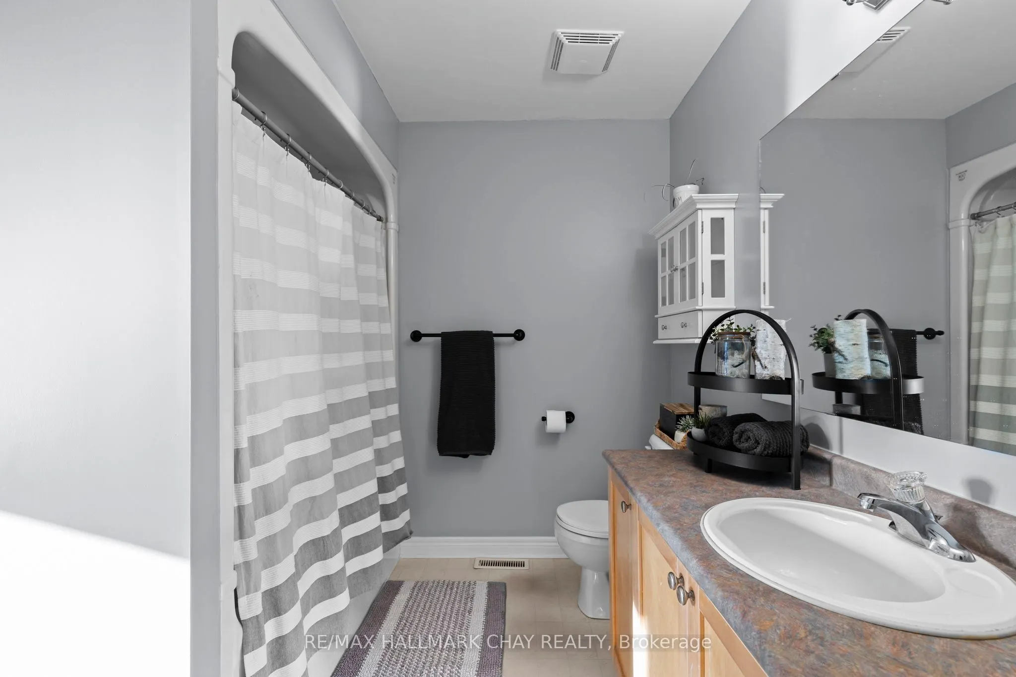 430 MAPLEVIEW Drive E #38