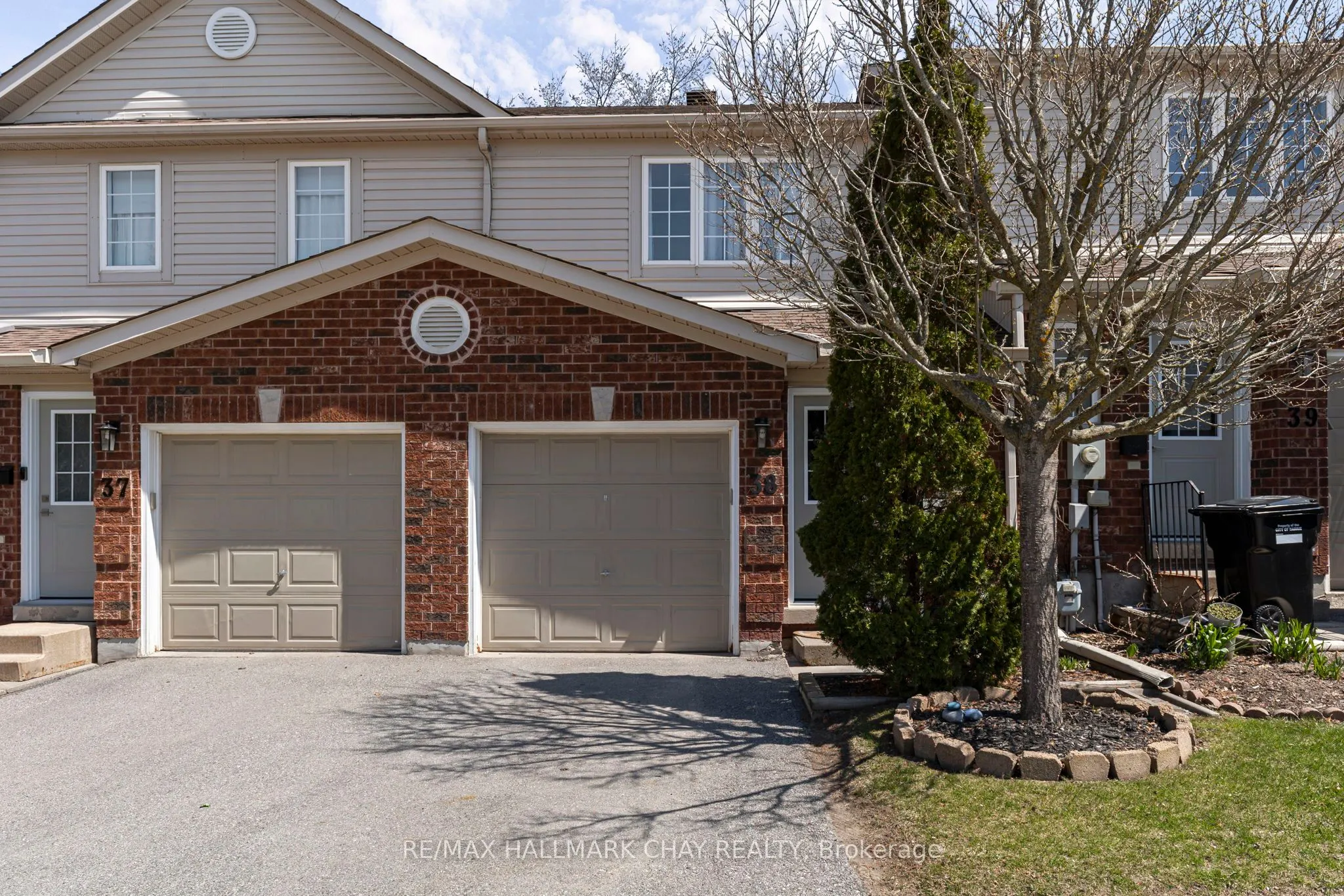 430 MAPLEVIEW Drive E #38