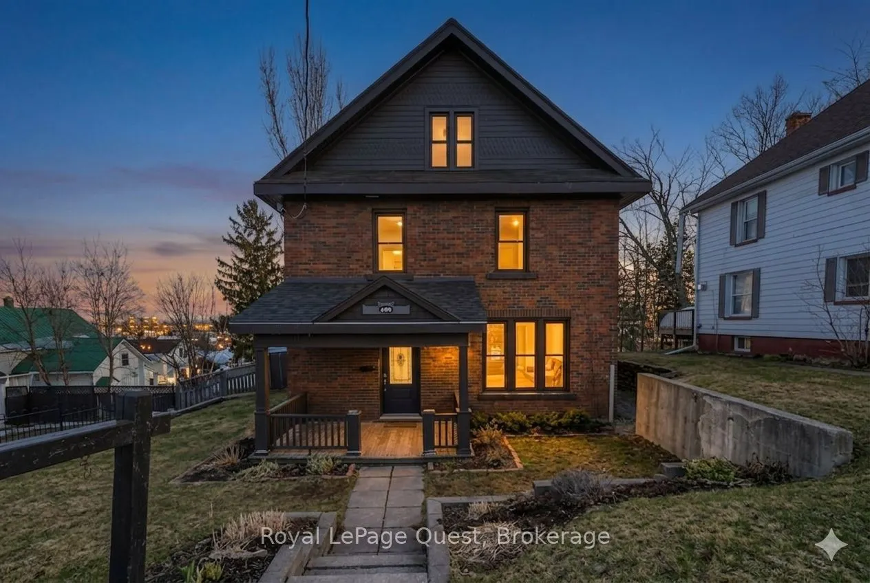 109 Brant Street E