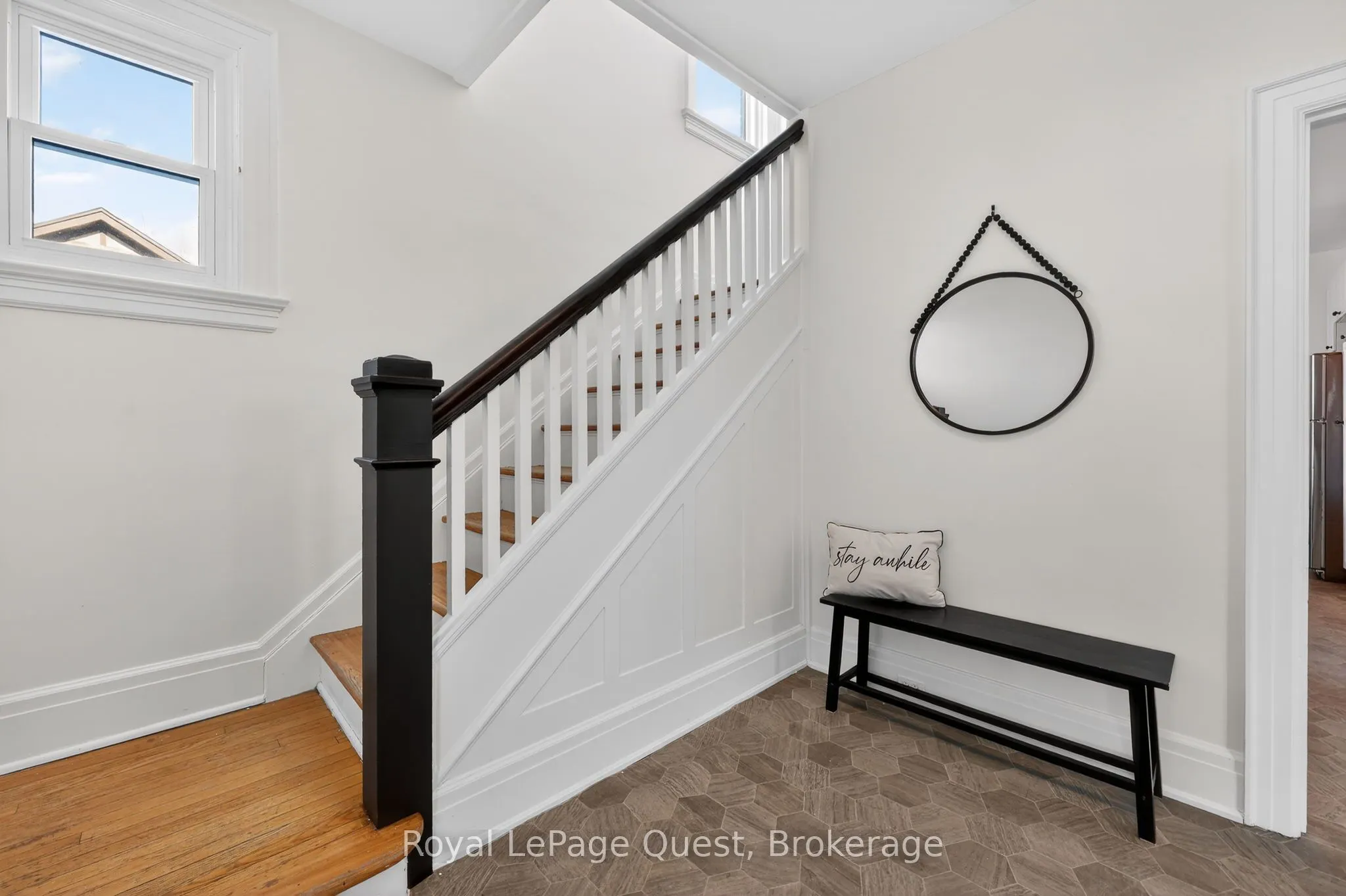 109 Brant Street E