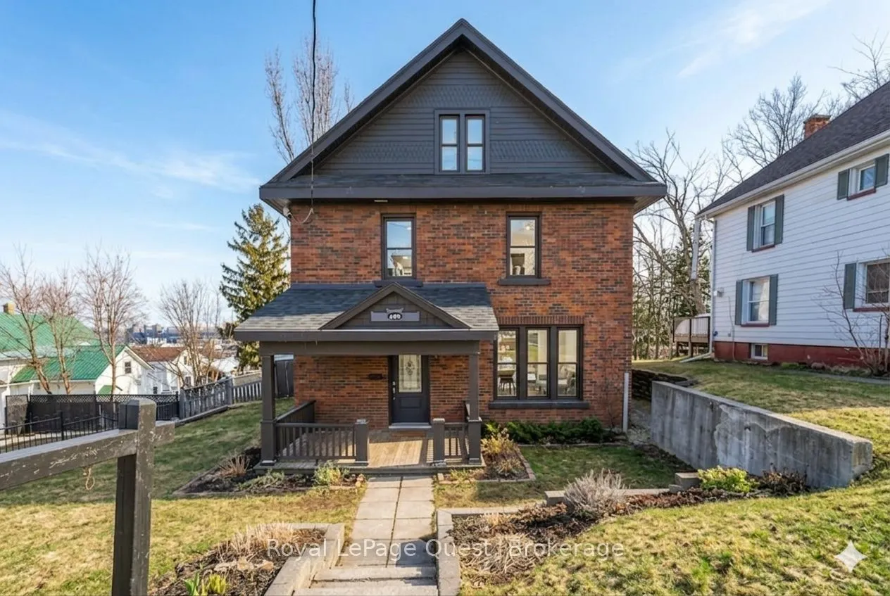 109 Brant Street E