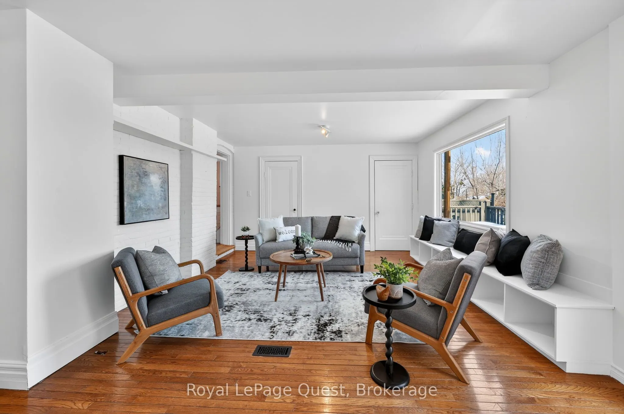 109 Brant Street E